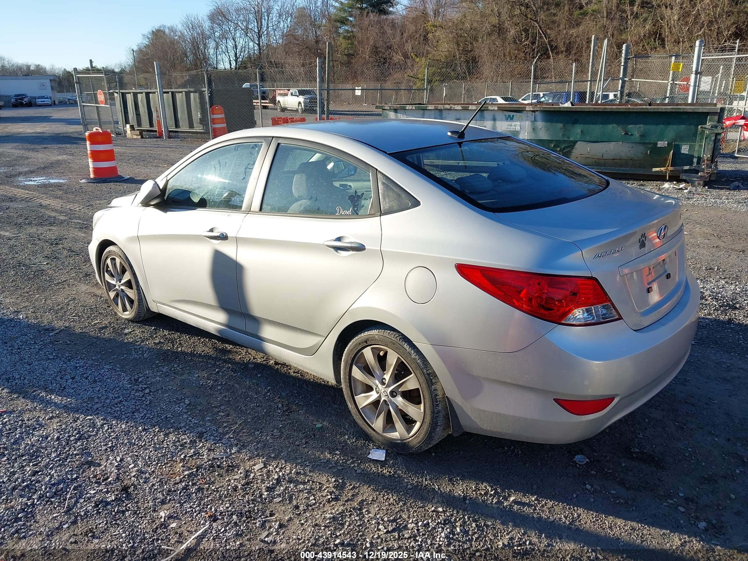 HYUNDAI ACCENT image 3
