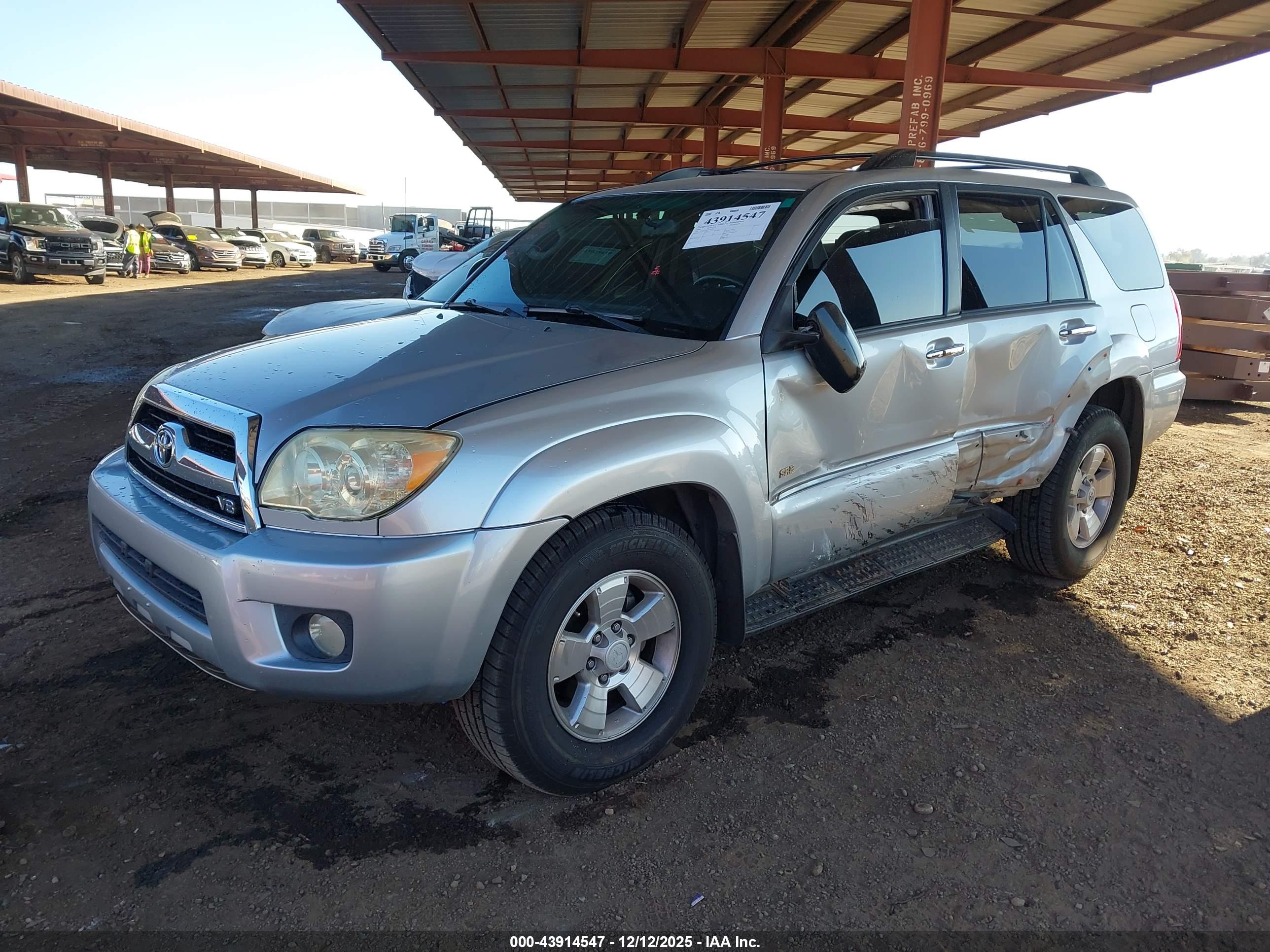 TOYOTA 4RUNNER image 2