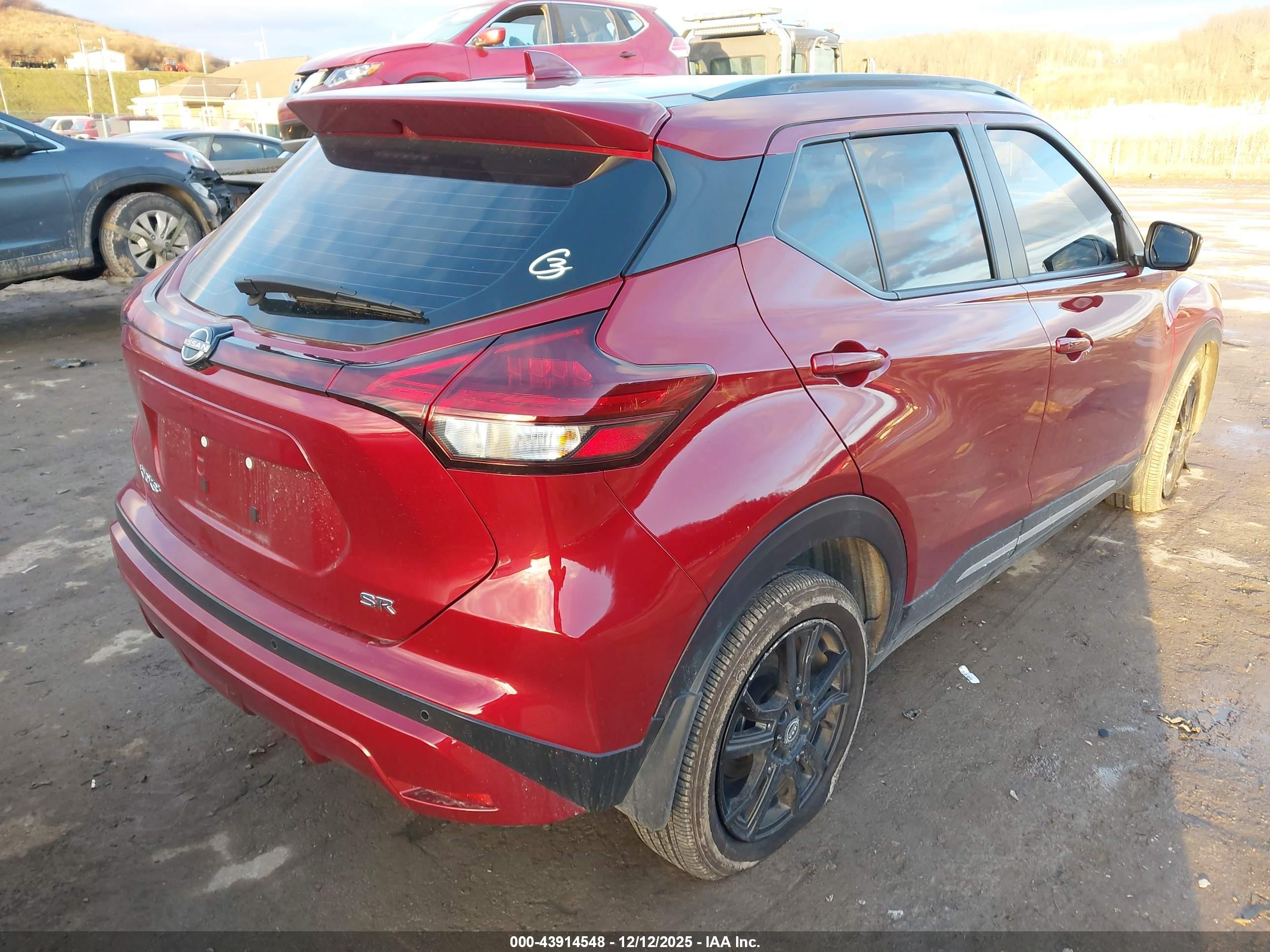 NISSAN KICKS image 4
