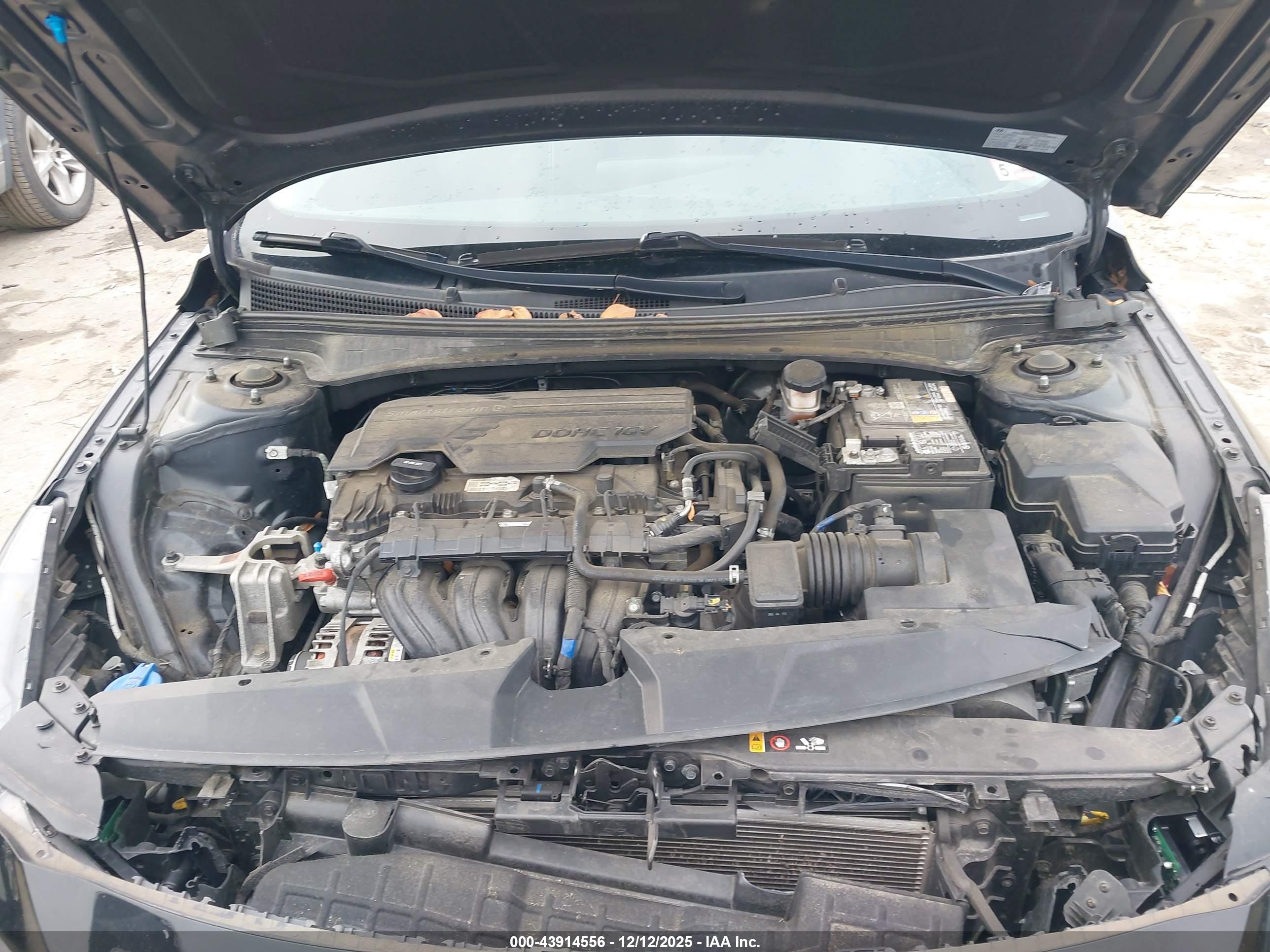 HYUNDAI ELANTRA image 10