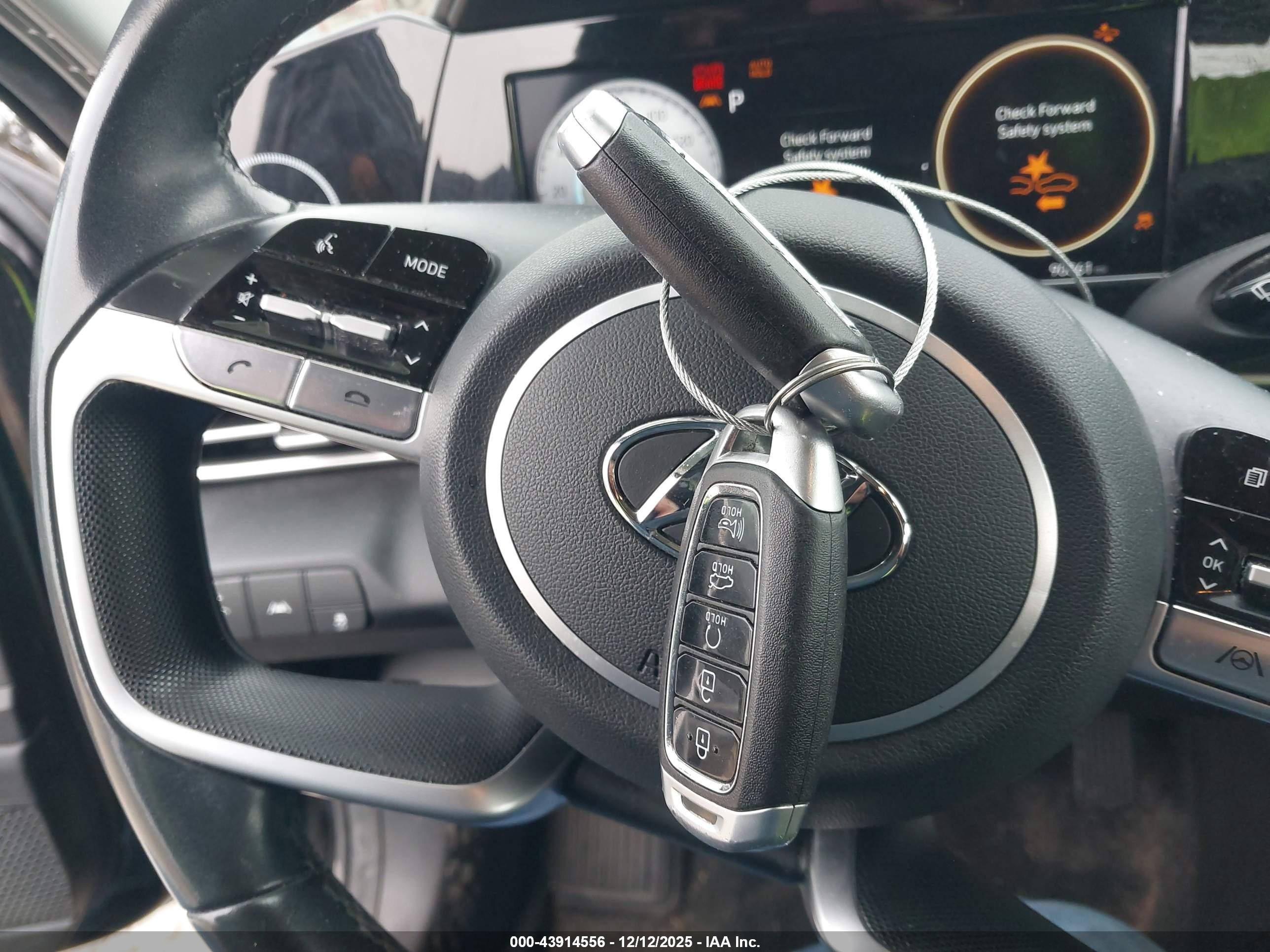 HYUNDAI ELANTRA image 11