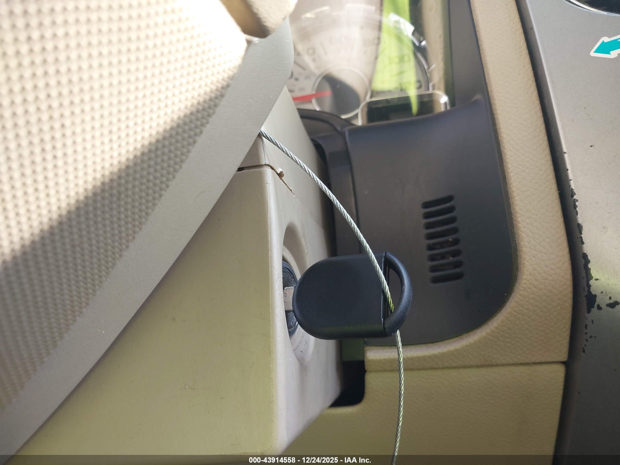 FORD EXPEDITION image 11