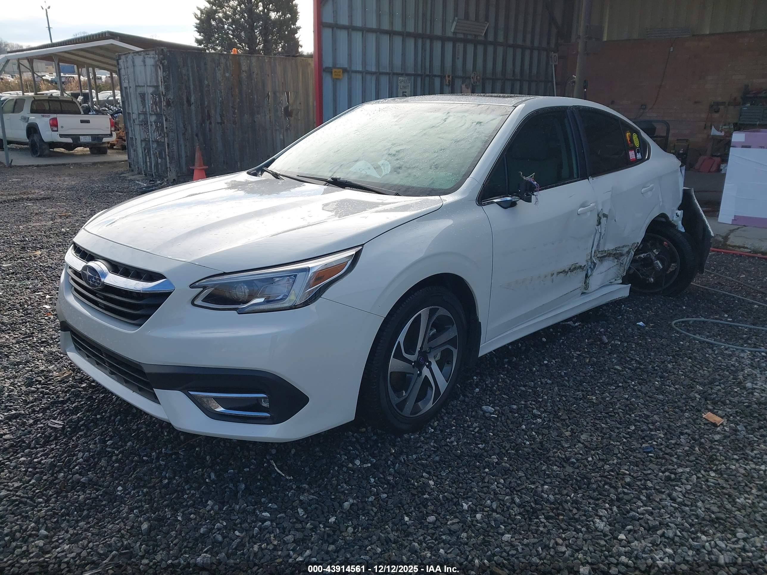 SUBARU LEGACY image 2