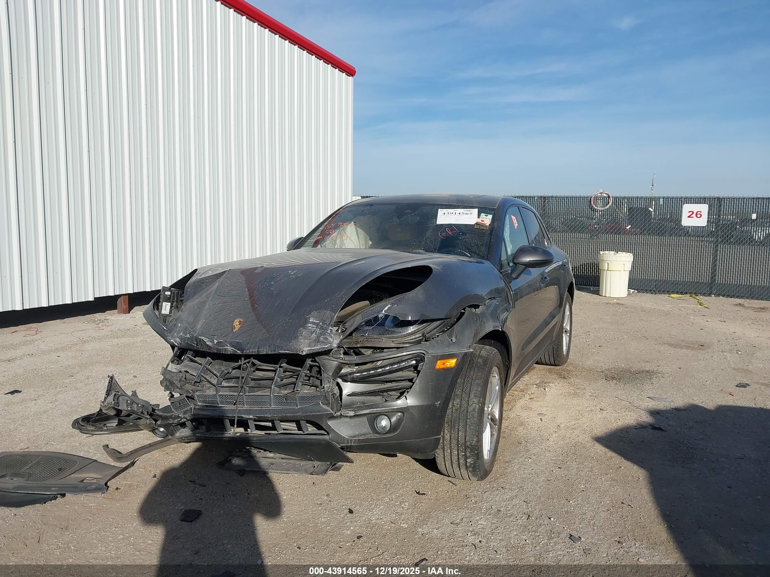 PORSCHE MACAN image 2