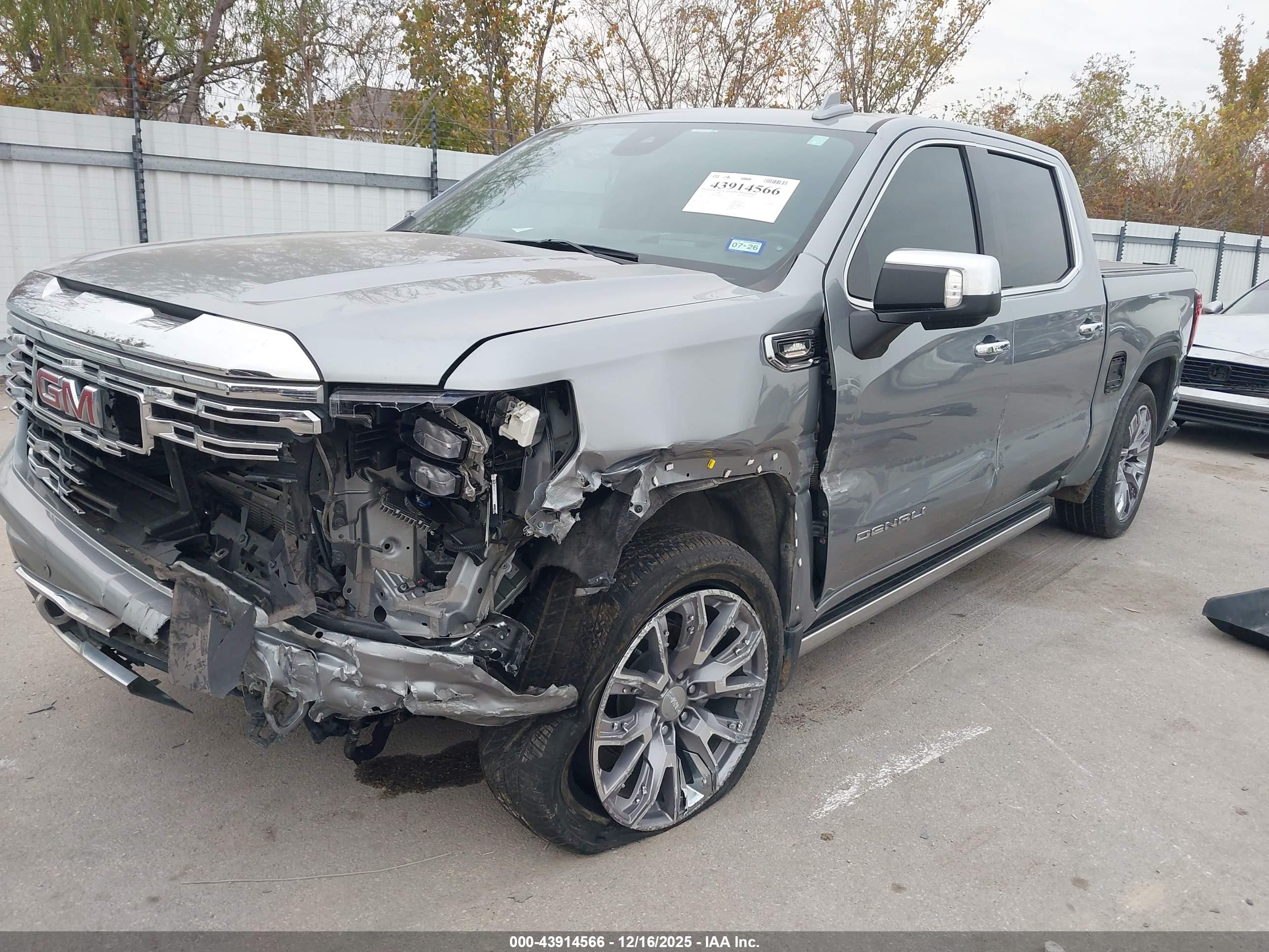 GMC SIERRA image 2