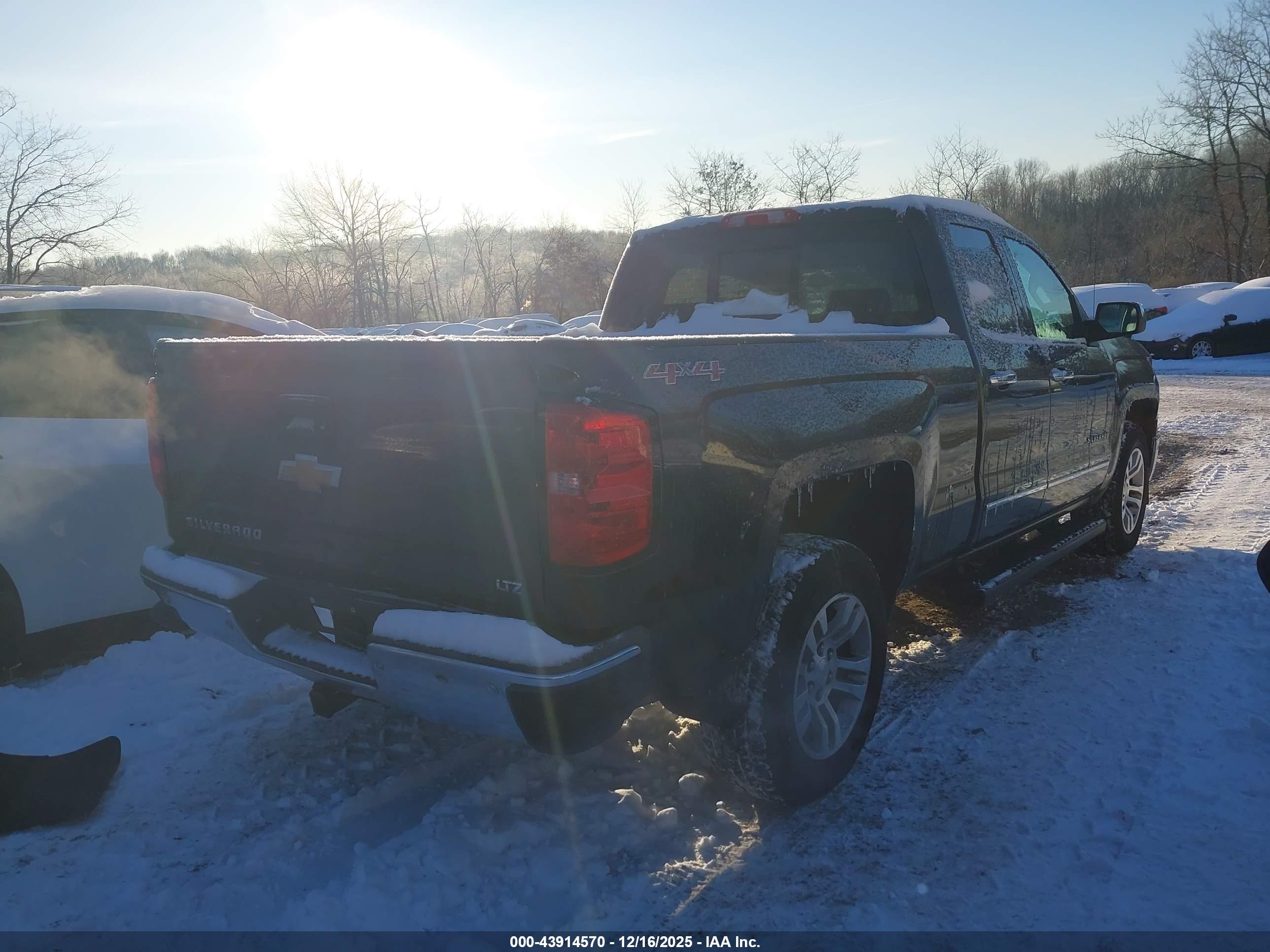 CHEVROLET SILVERADO image 4