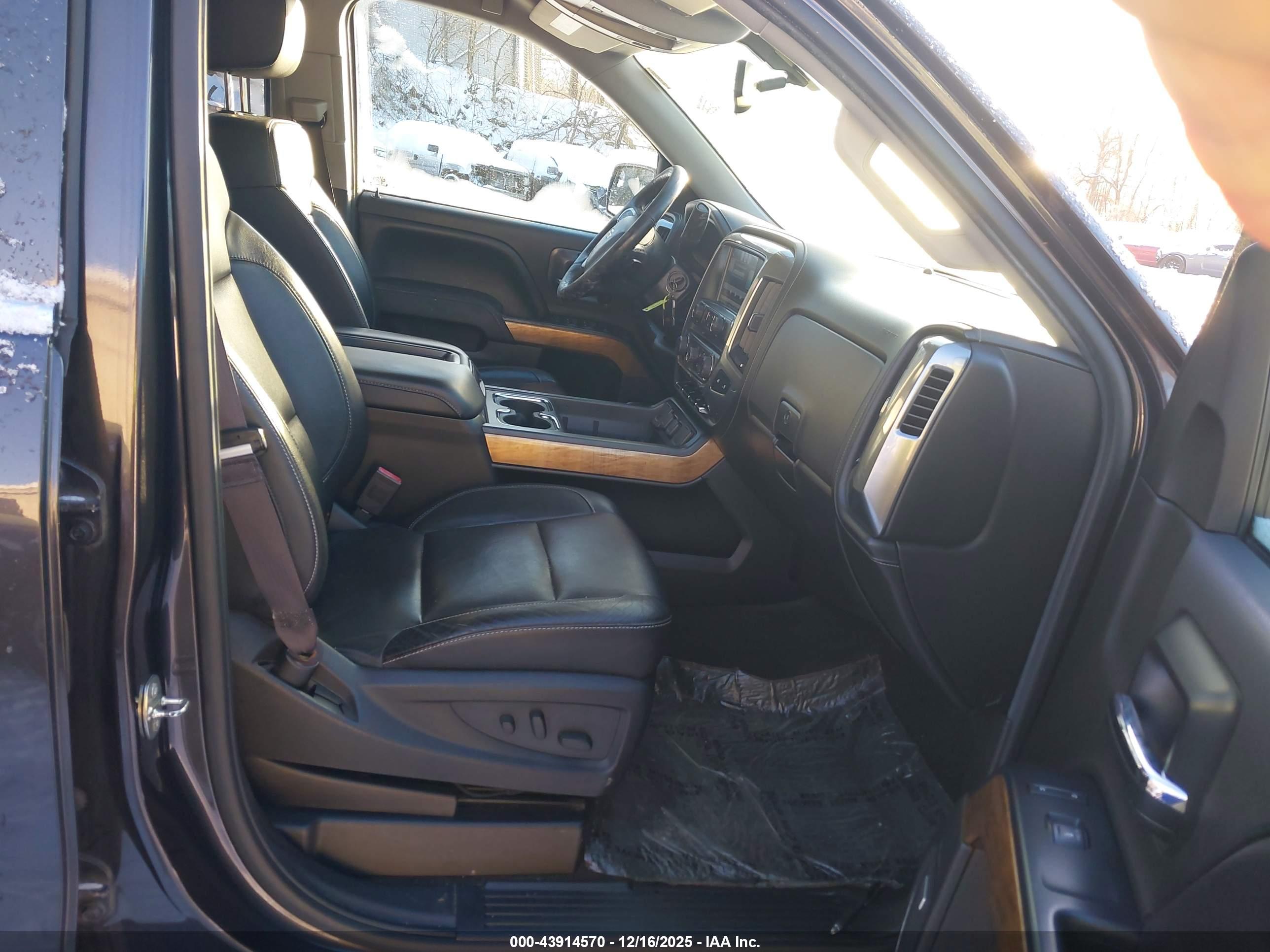 CHEVROLET SILVERADO image 5