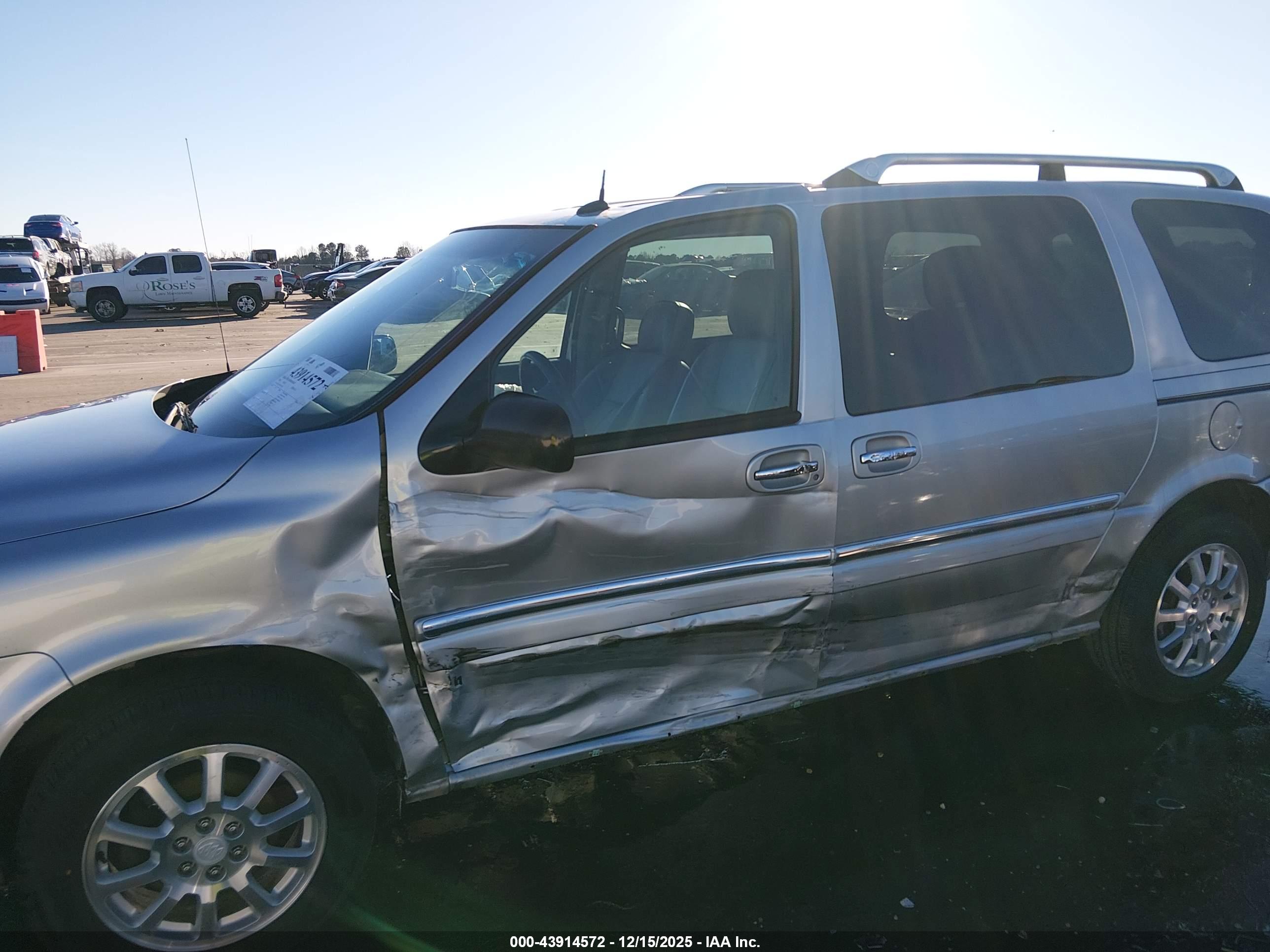 BUICK TERRAZA image 6