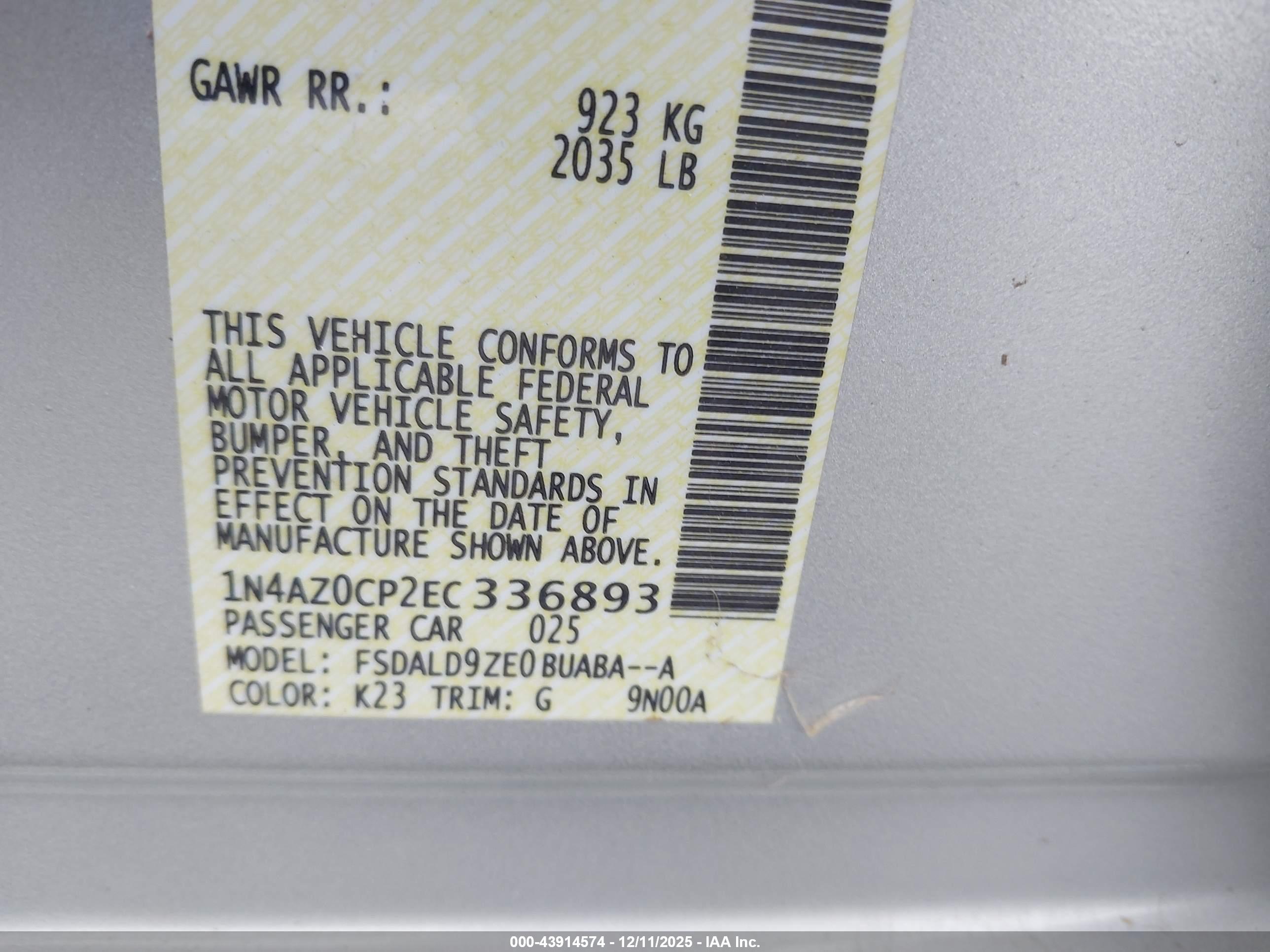 NISSAN LEAF image 9