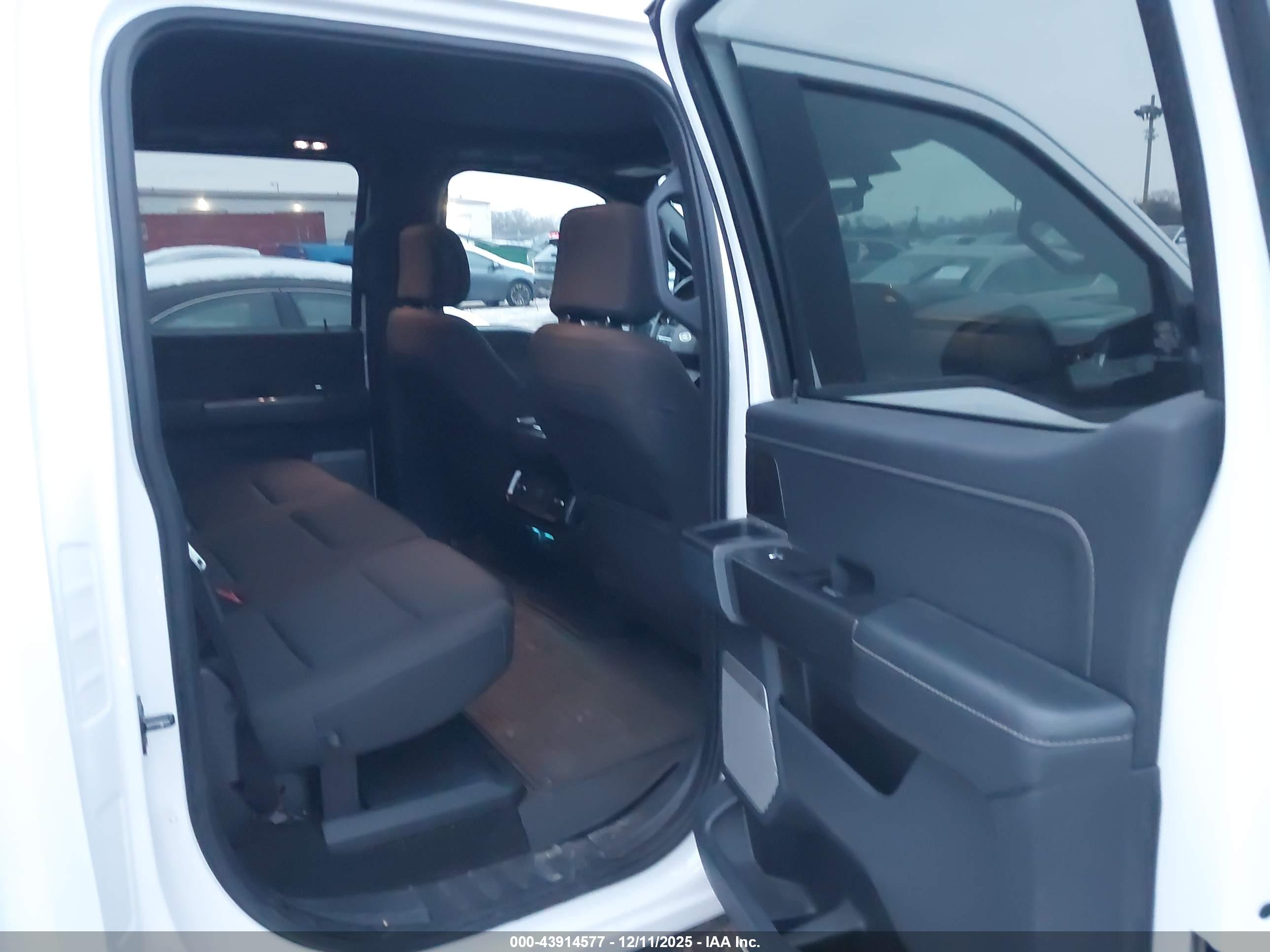 FORD F-150 image 8
