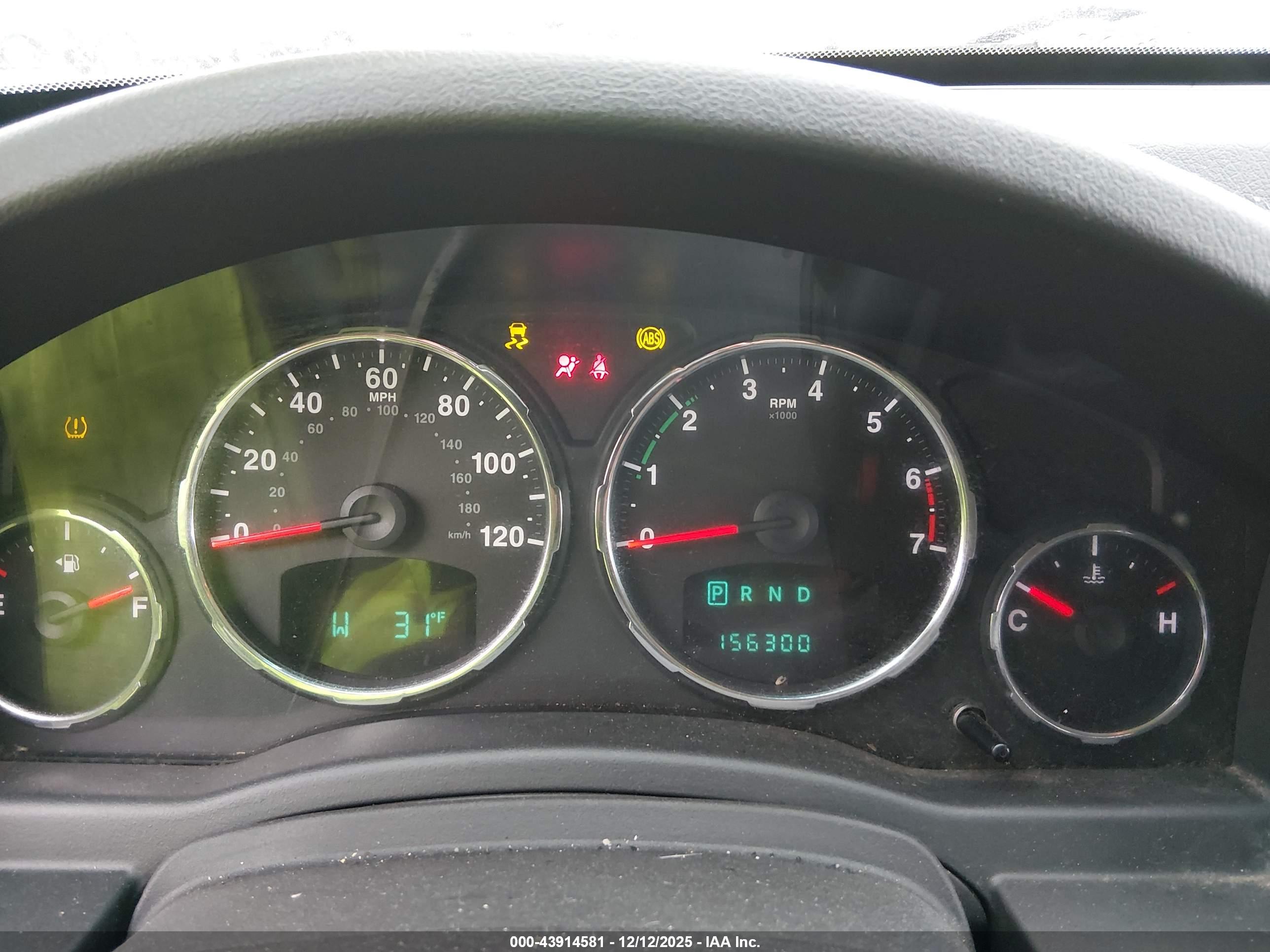 JEEP LIBERTY image 7