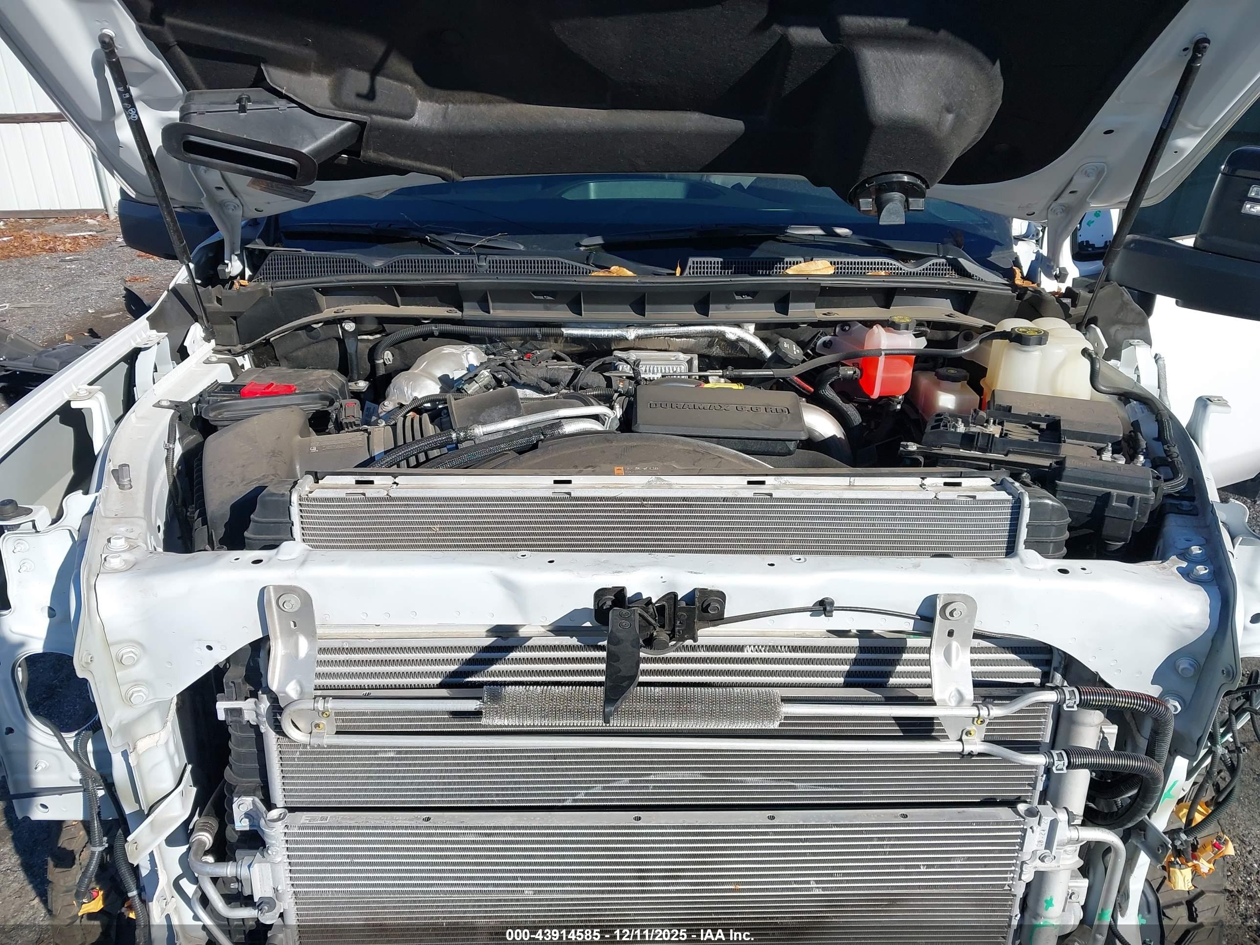 GMC SIERRA image 10
