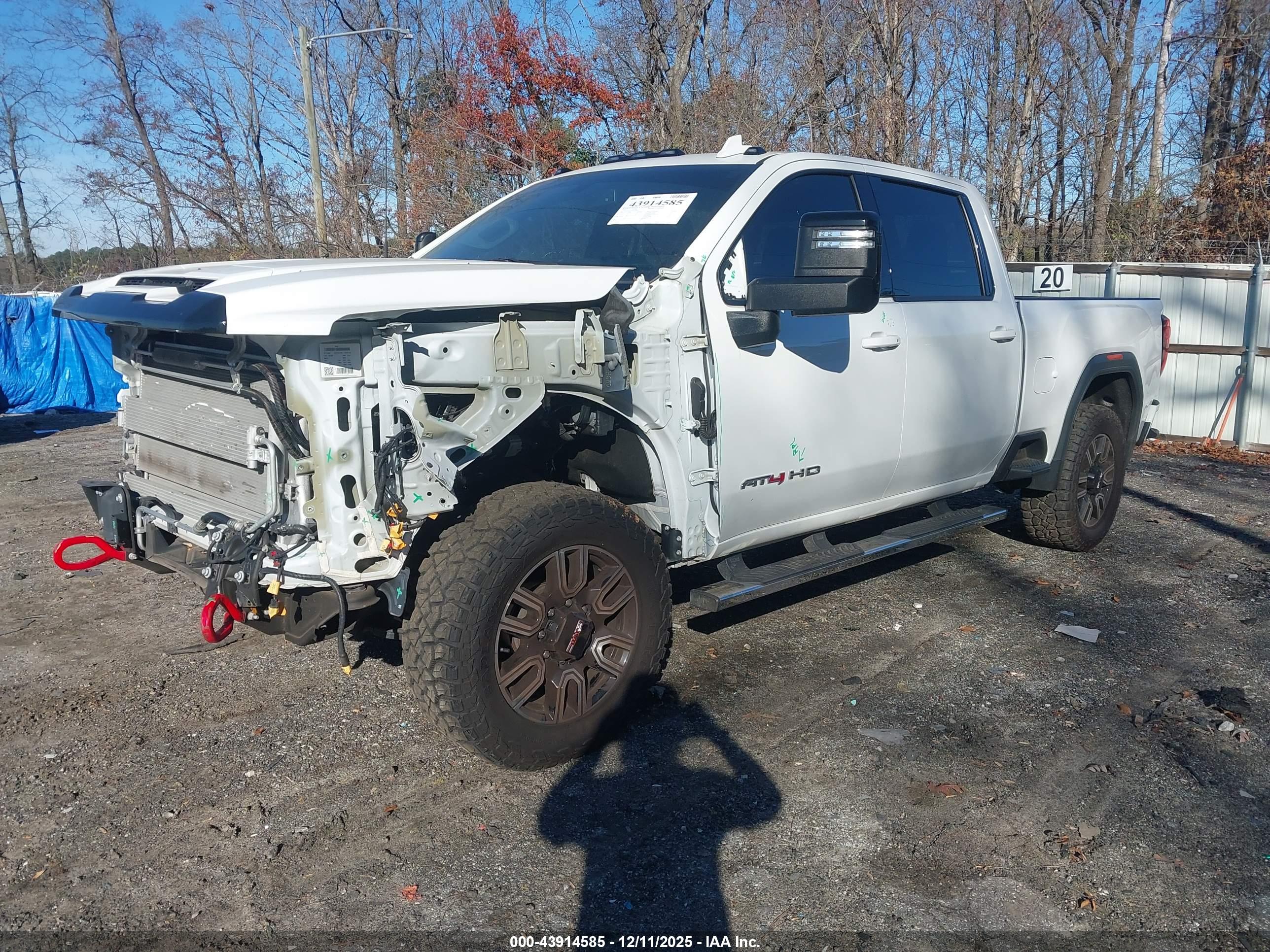 GMC SIERRA image 2