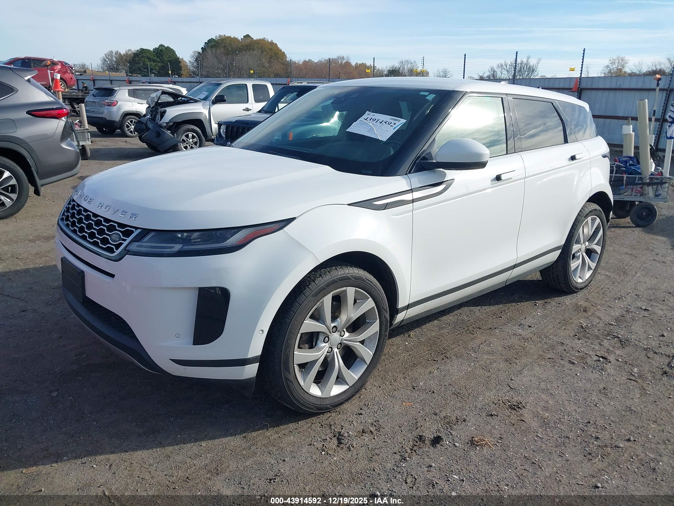 LAND ROVER image 2