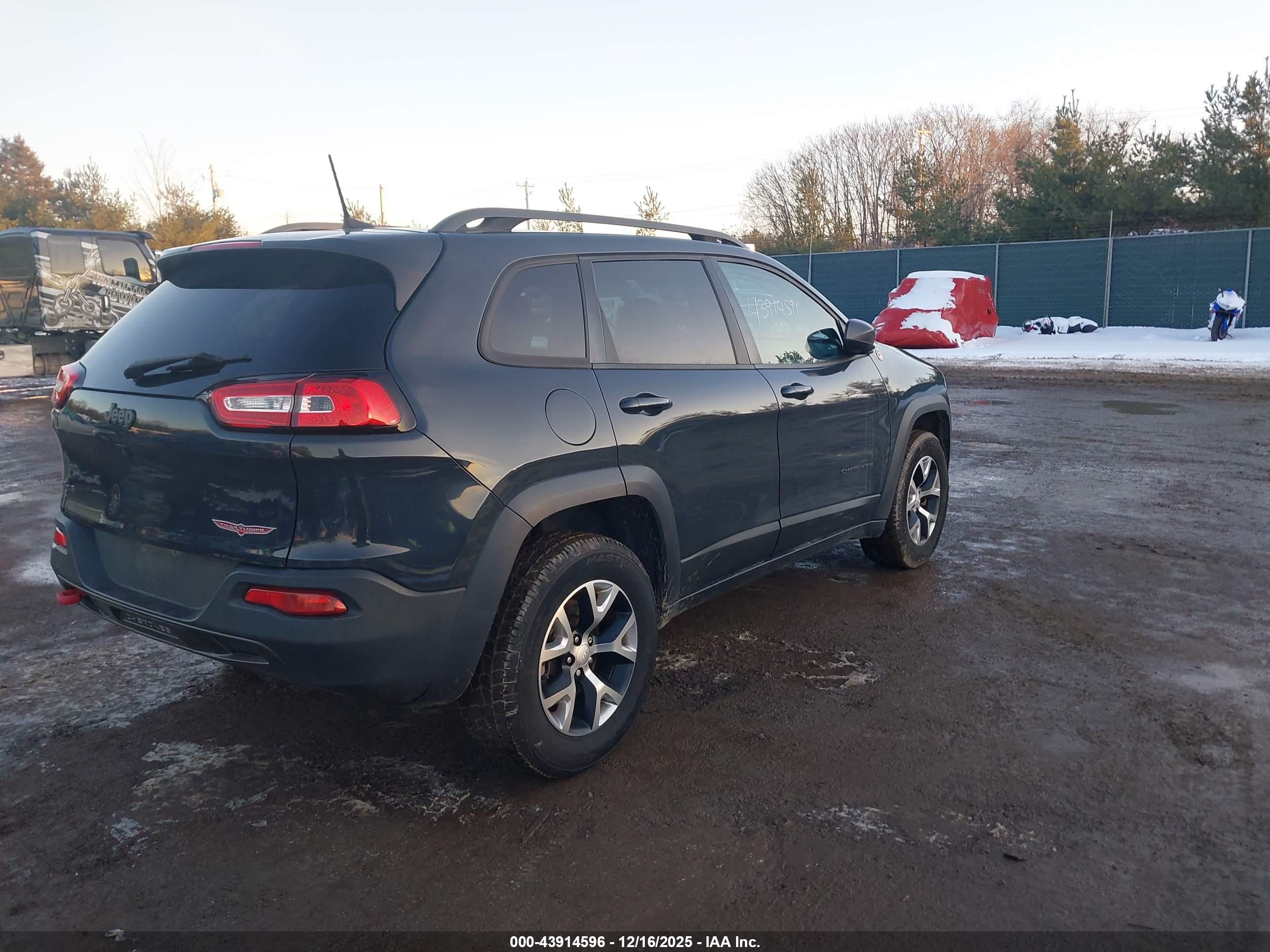 JEEP CHEROKEE image 4