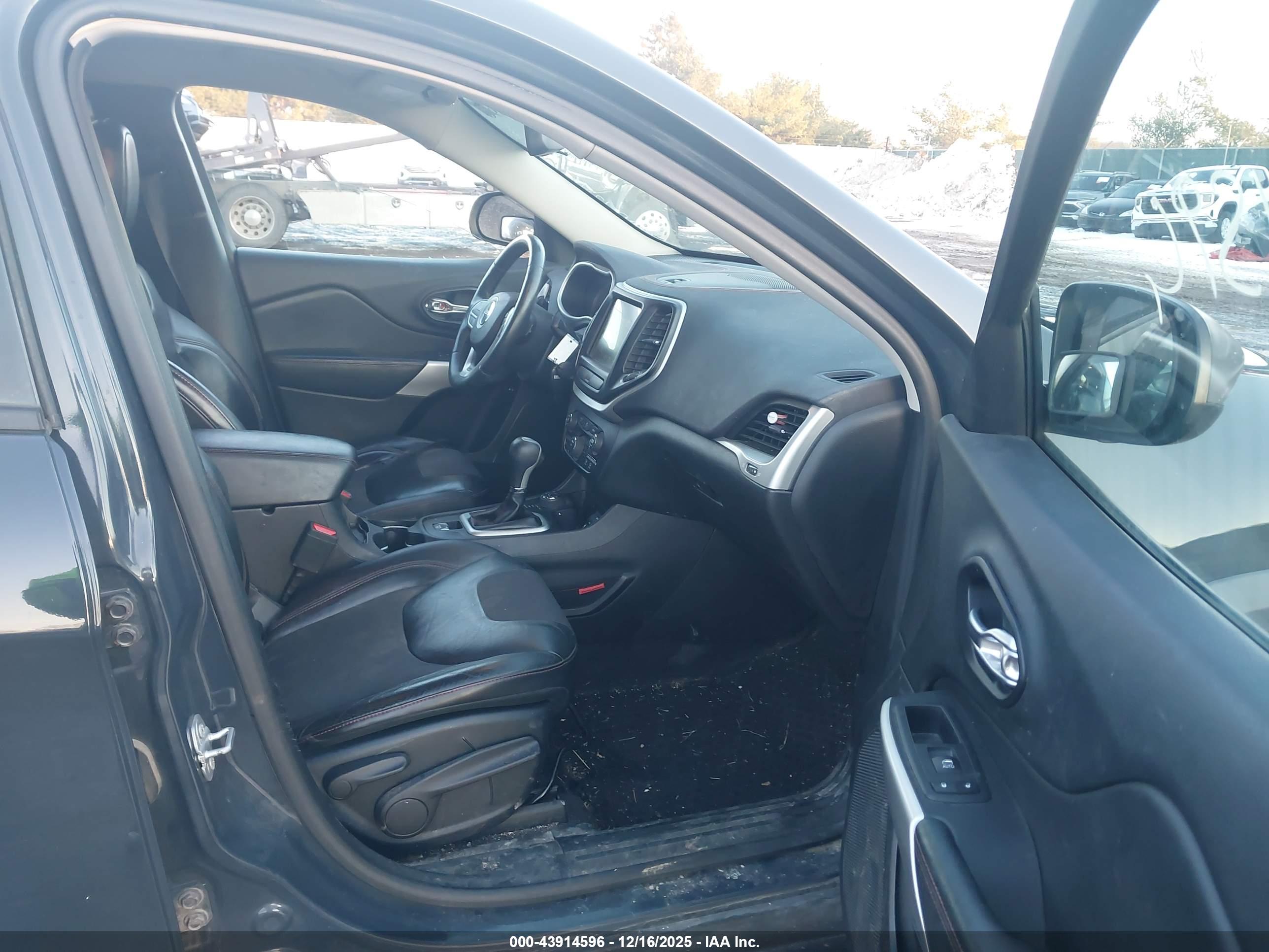 JEEP CHEROKEE image 5