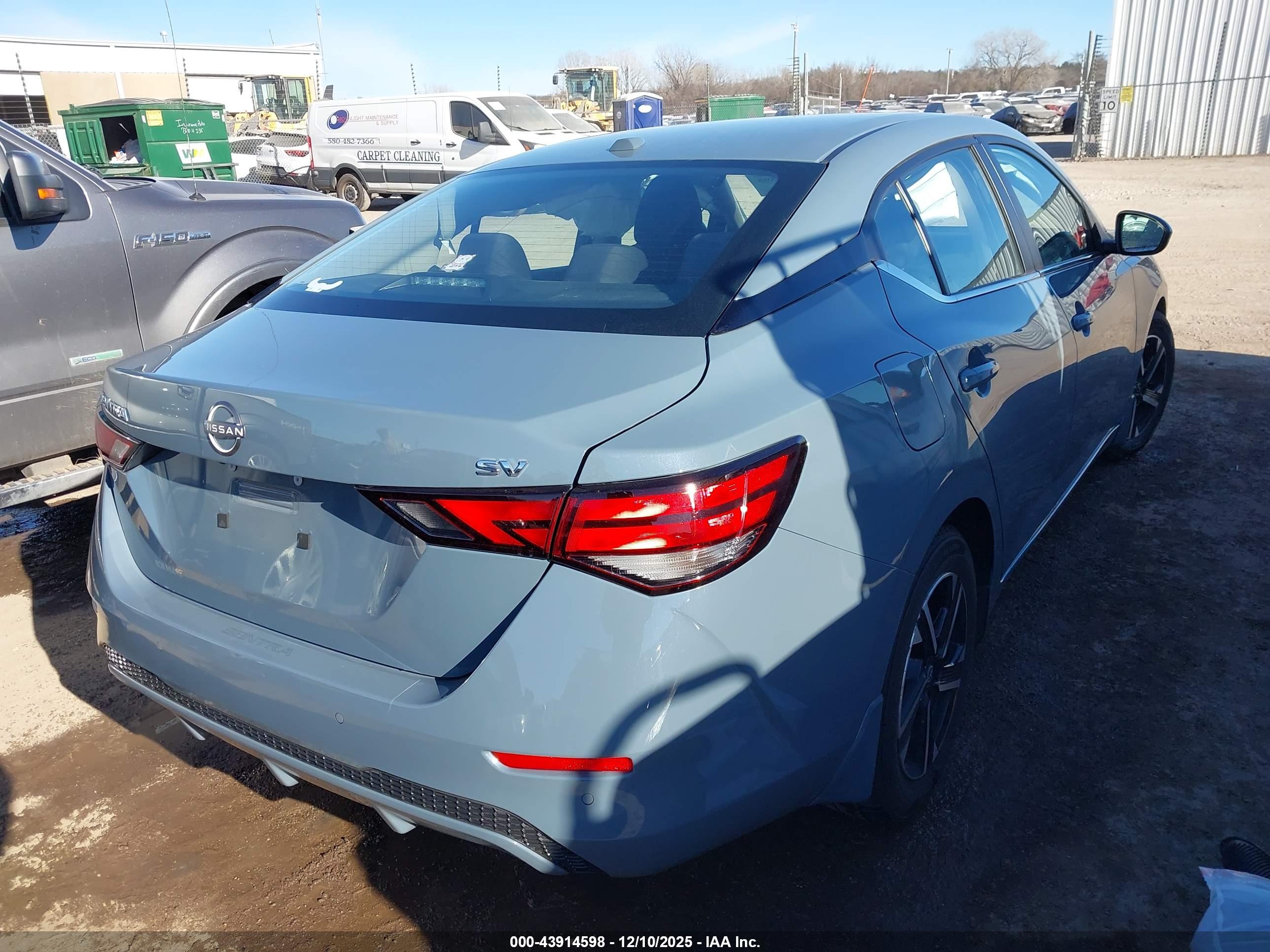 NISSAN SENTRA image 4