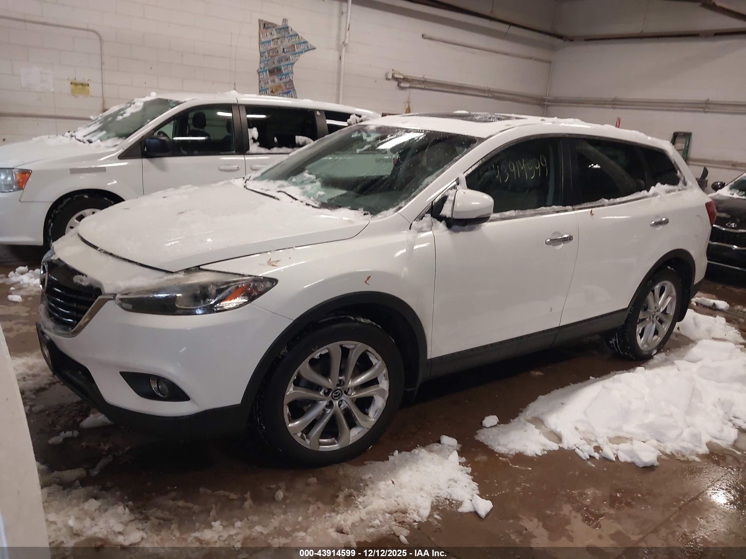 MAZDA CX-9 image 2