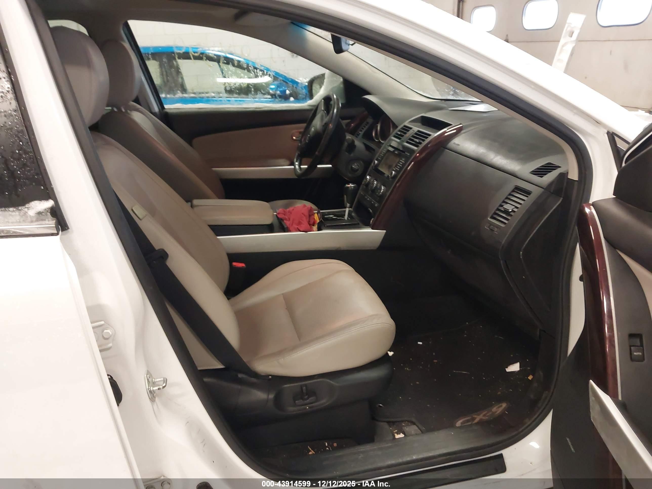 MAZDA CX-9 image 5
