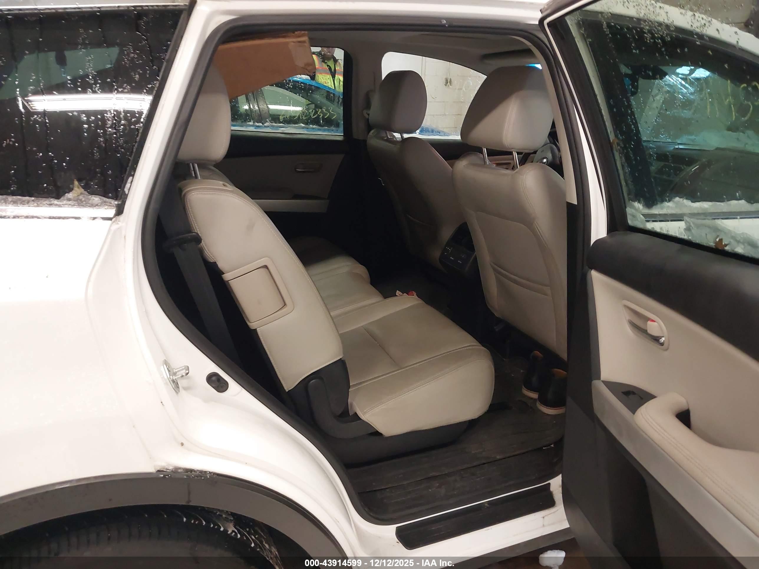 MAZDA CX-9 image 8