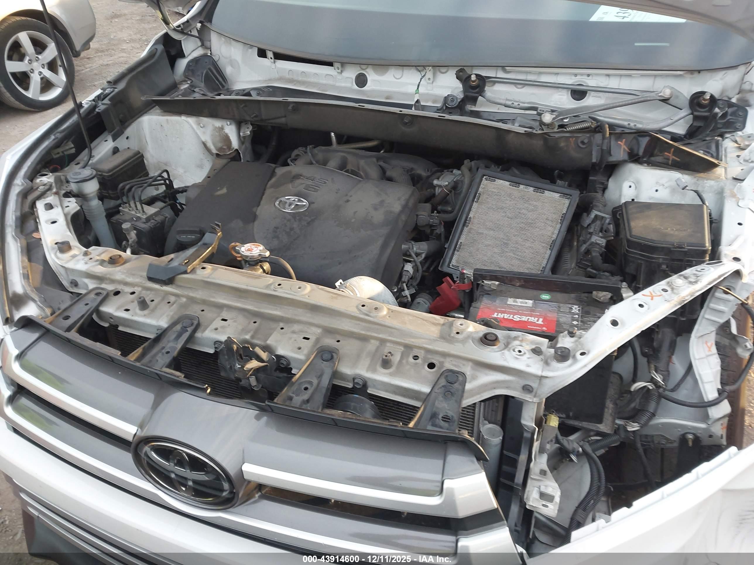 TOYOTA HIGHLANDER image 10
