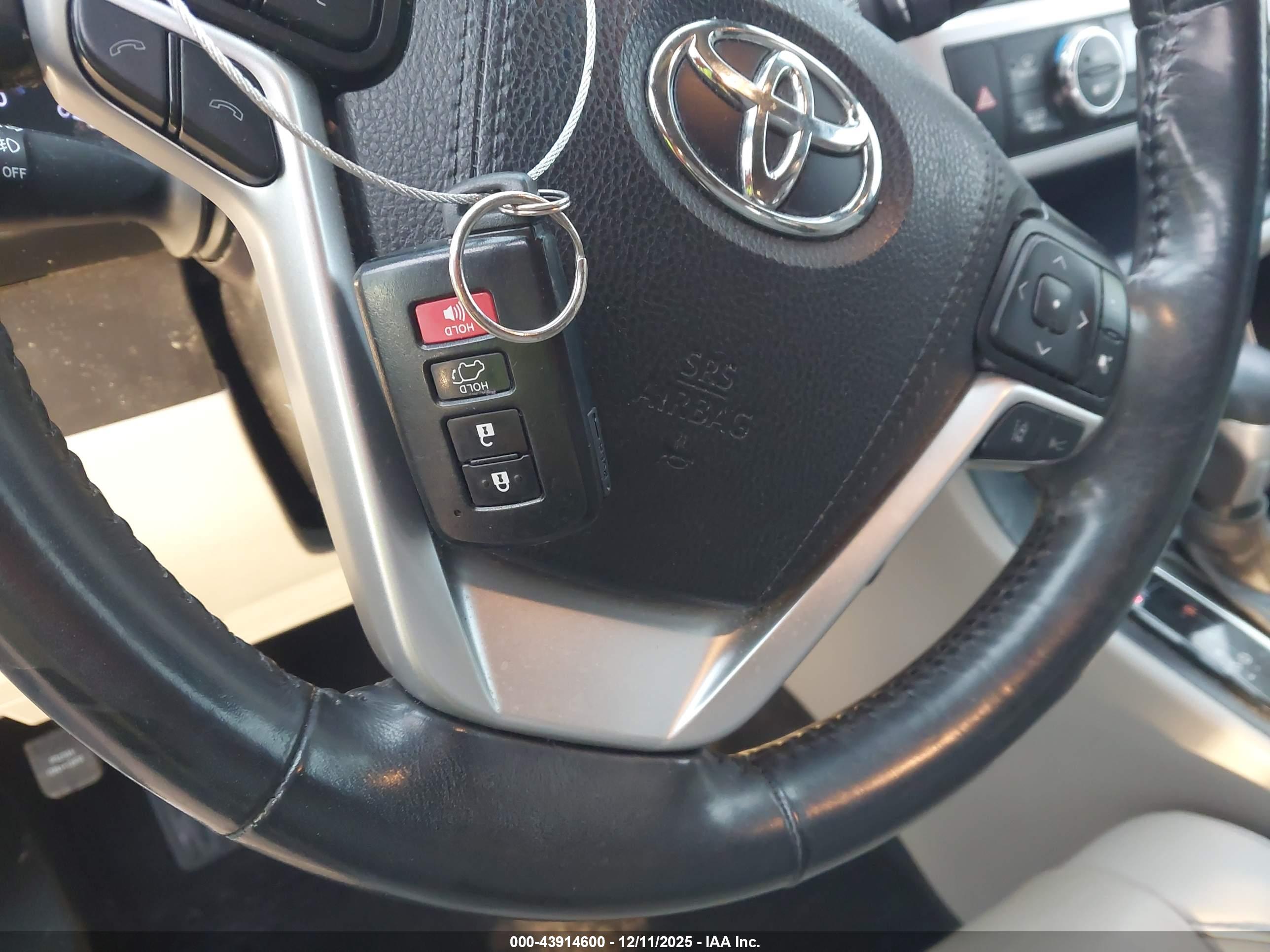 TOYOTA HIGHLANDER image 11