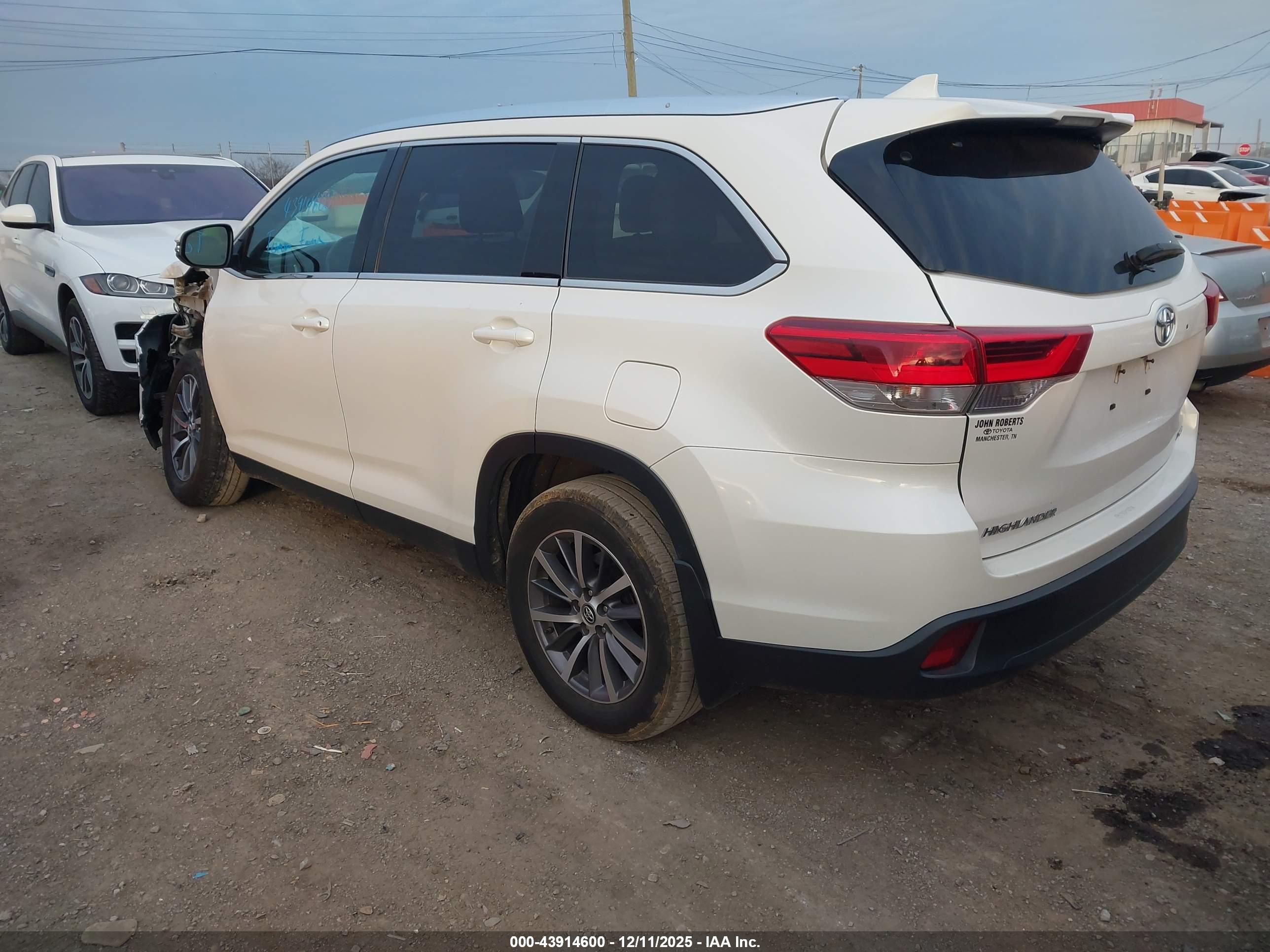 TOYOTA HIGHLANDER image 3