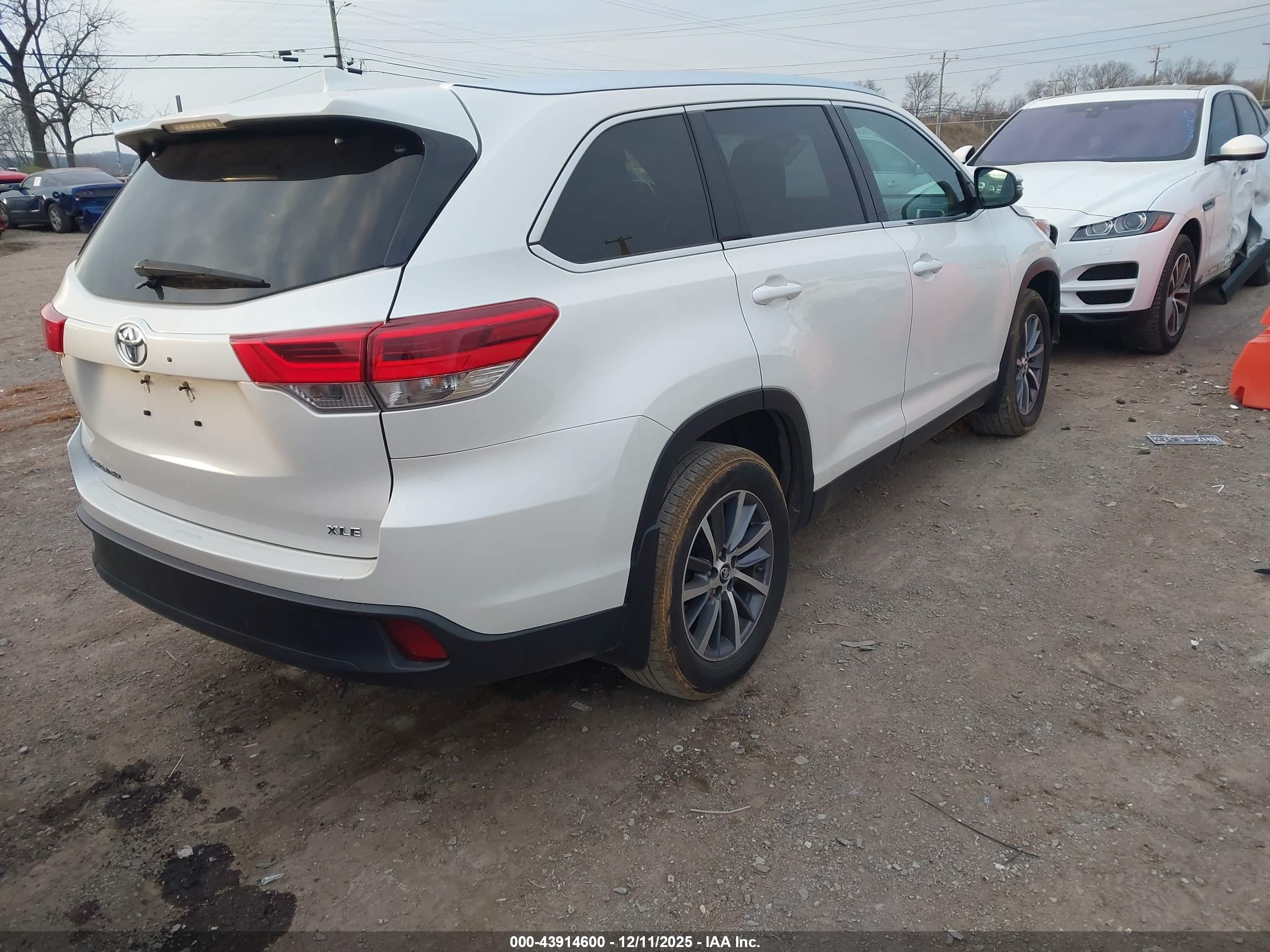 TOYOTA HIGHLANDER image 4