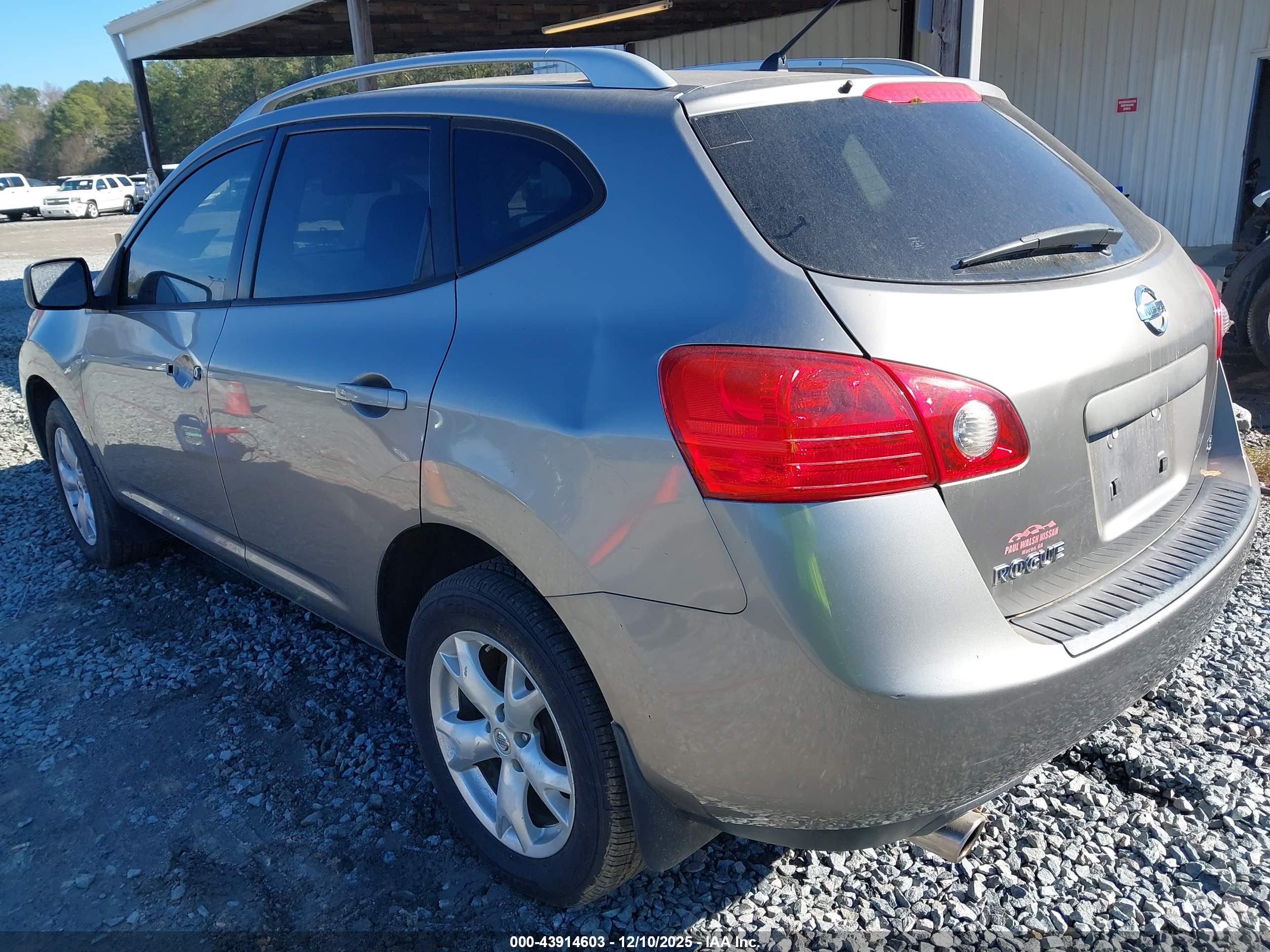 NISSAN ROGUE image 3