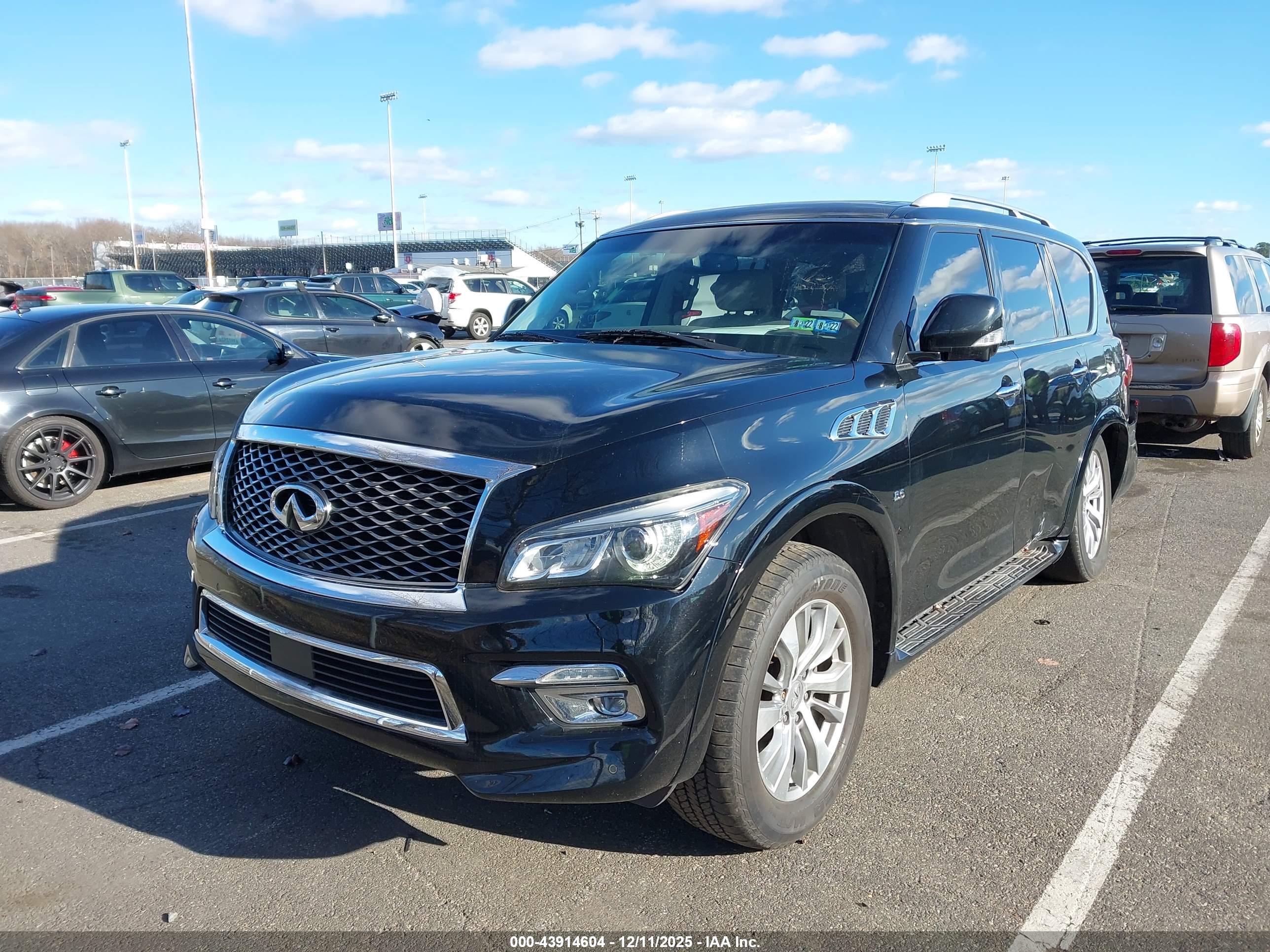 INFINITI QX80 image 2