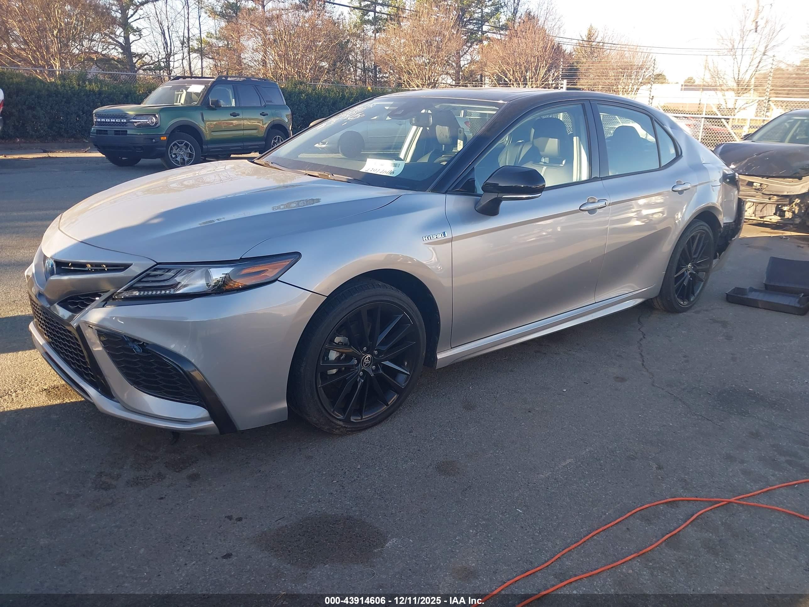 TOYOTA CAMRY image 2