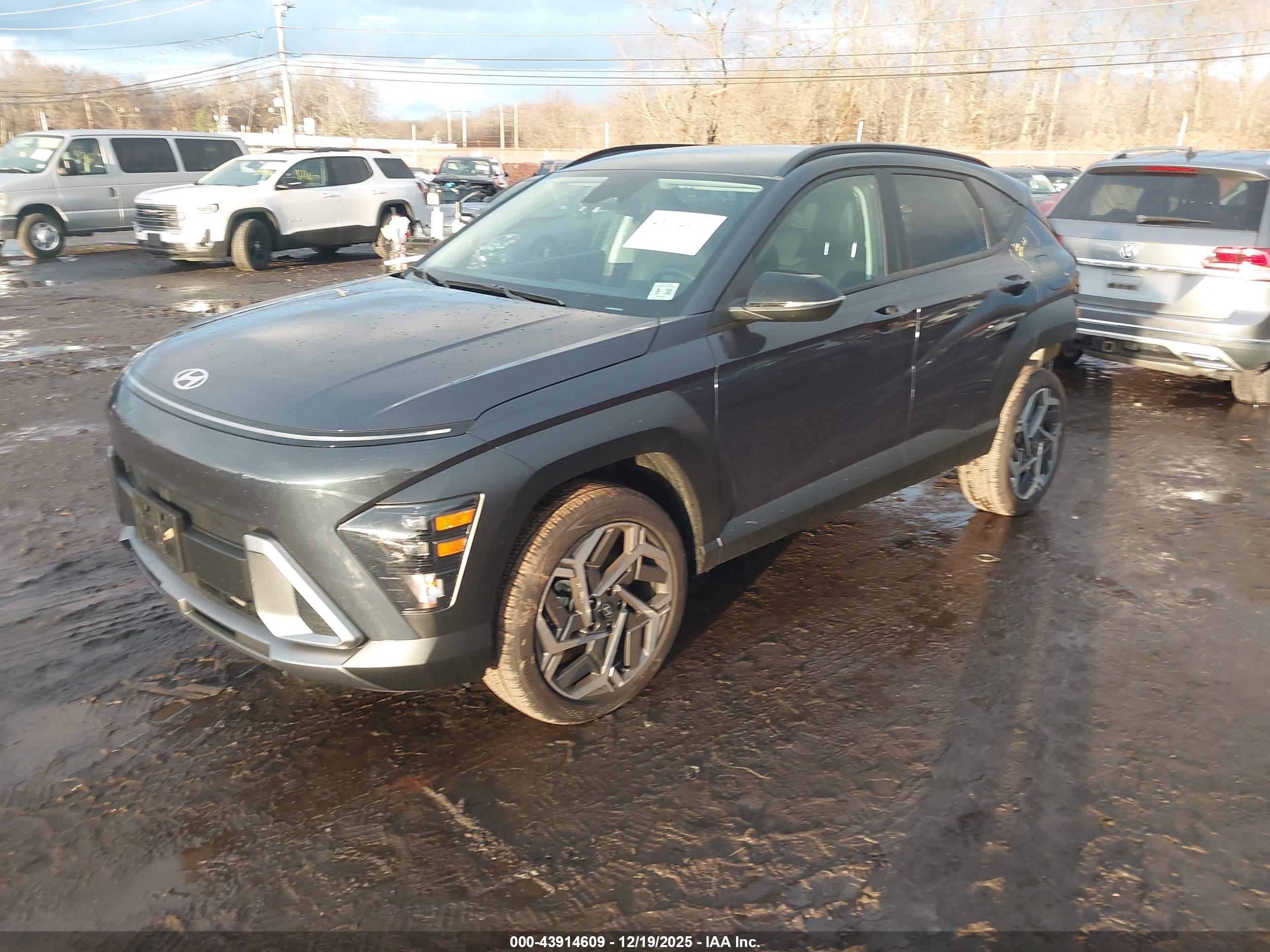 HYUNDAI KONA image 2