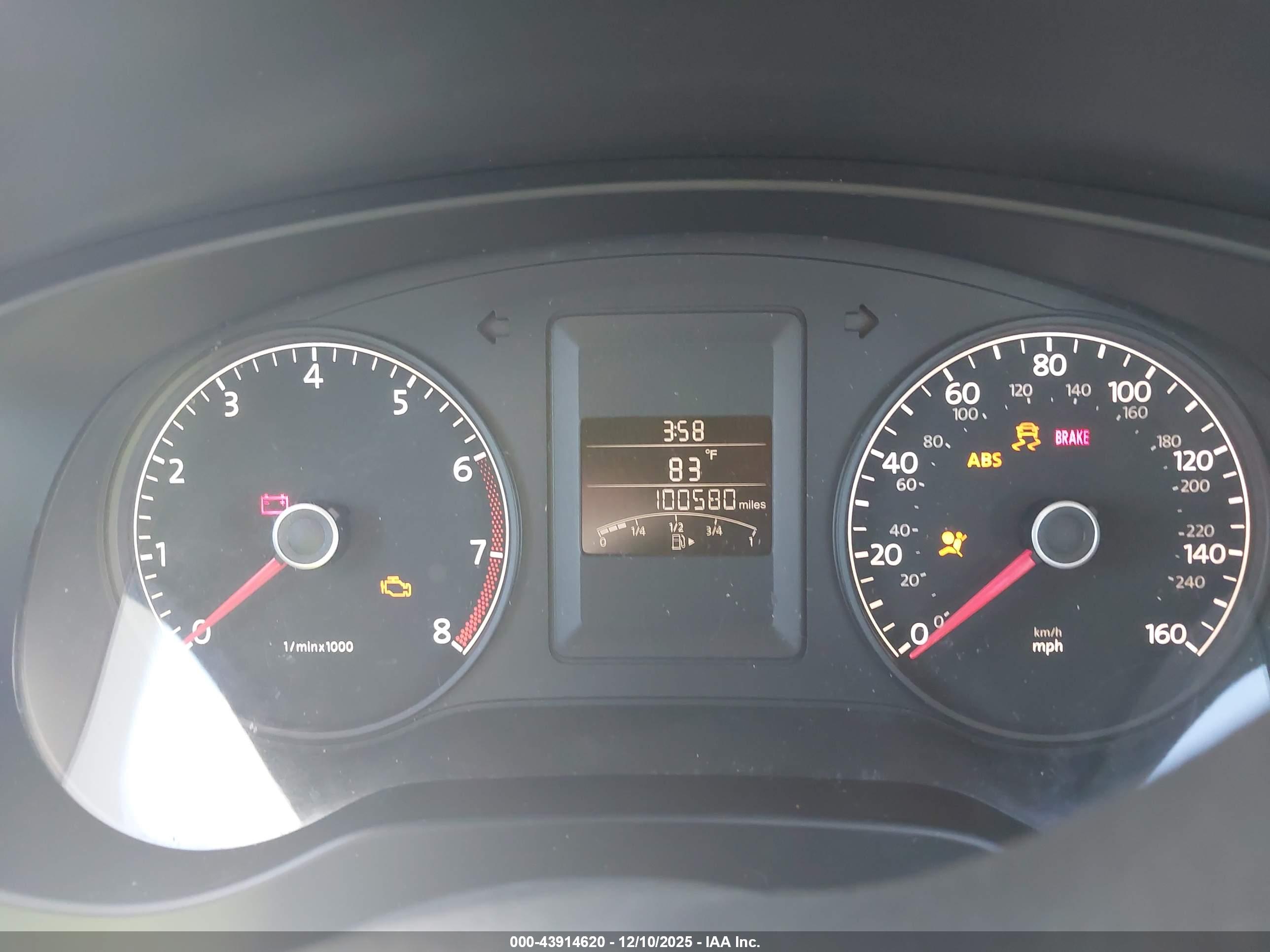 VOLKSWAGEN JETTA image 7