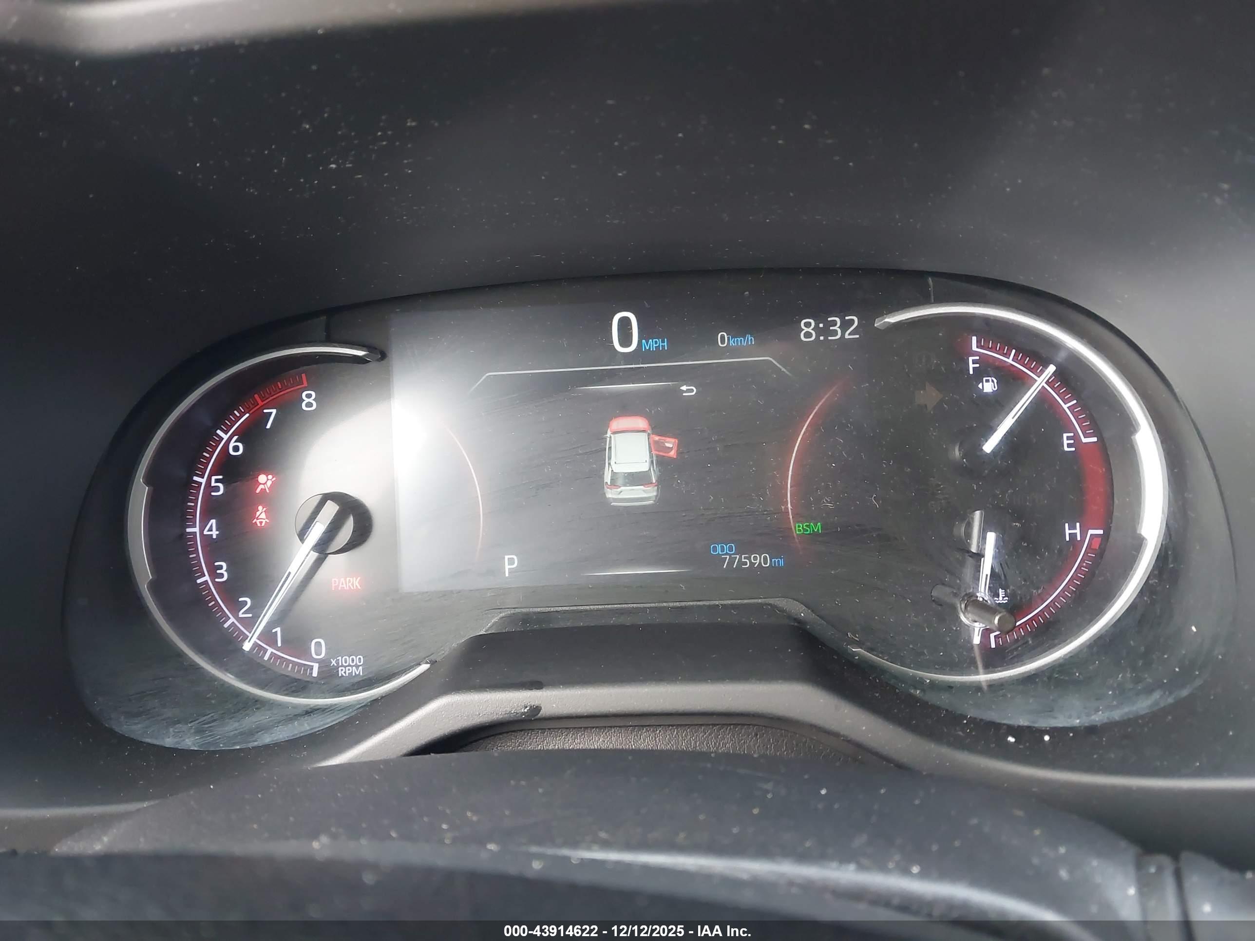 TOYOTA RAV4 image 7