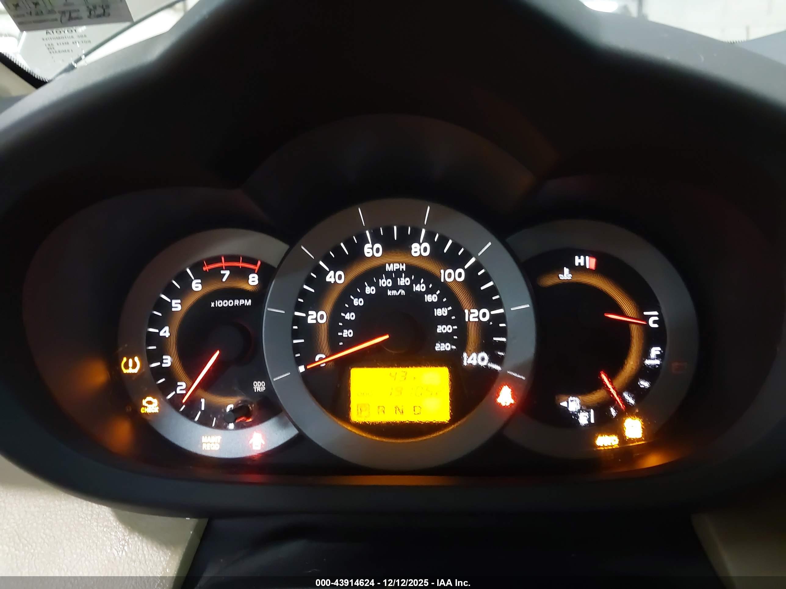 TOYOTA RAV4 image 7