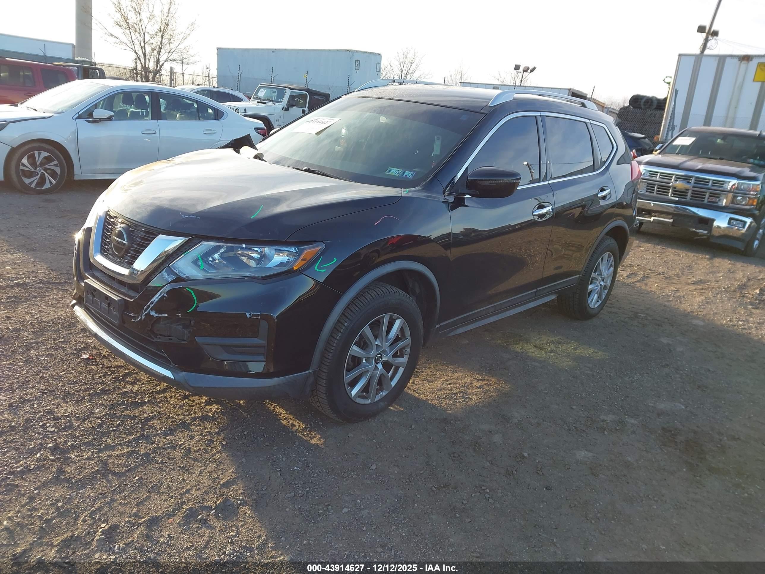 NISSAN ROGUE image 2