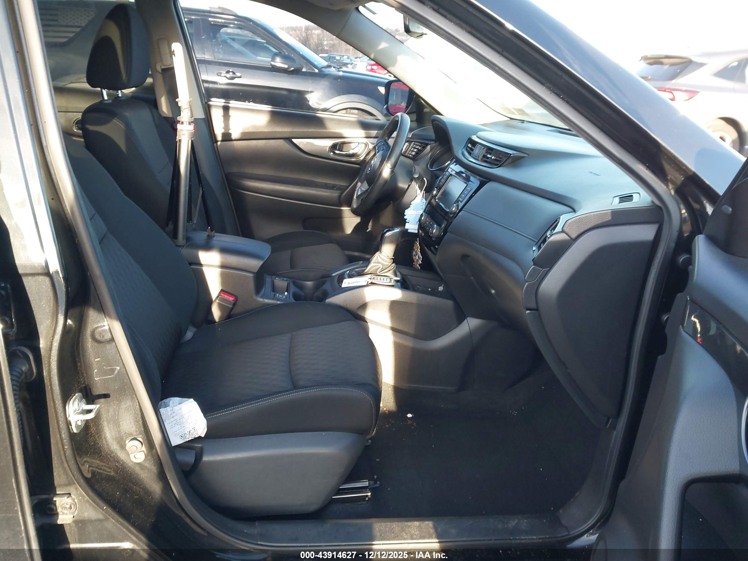 NISSAN ROGUE image 5