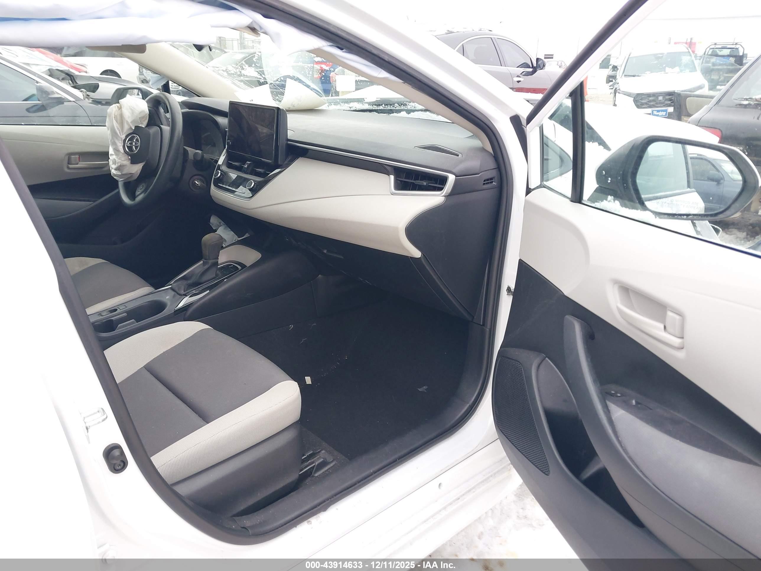TOYOTA COROLLA image 5
