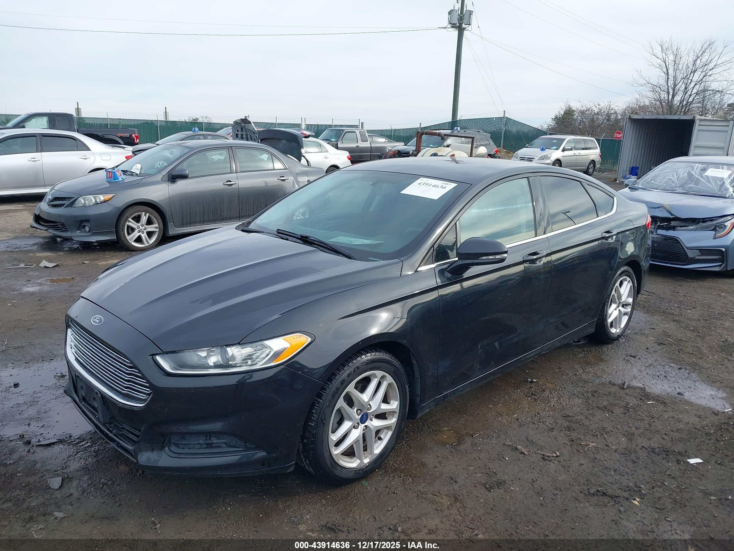 FORD FUSION image 2