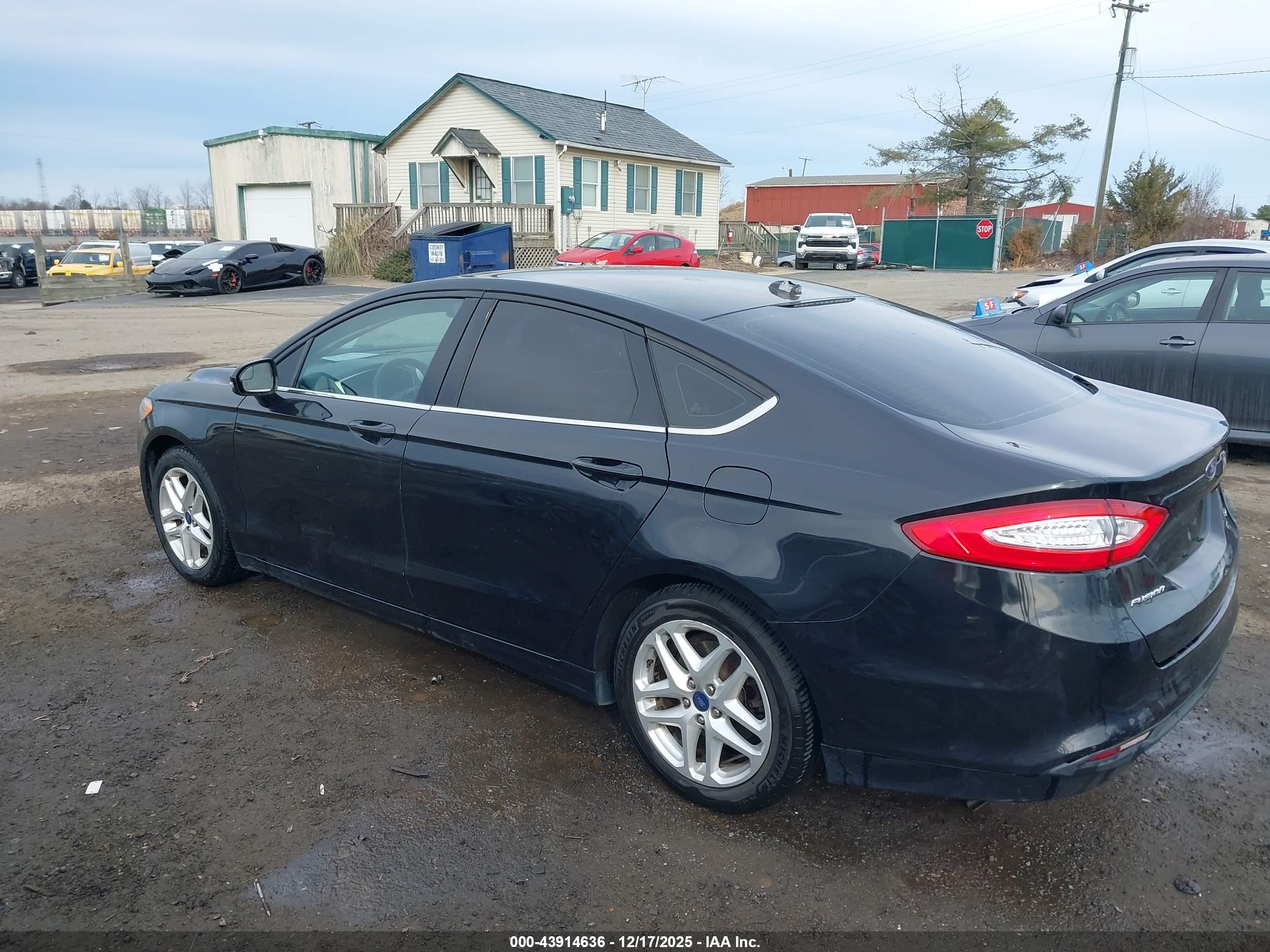 FORD FUSION image 3