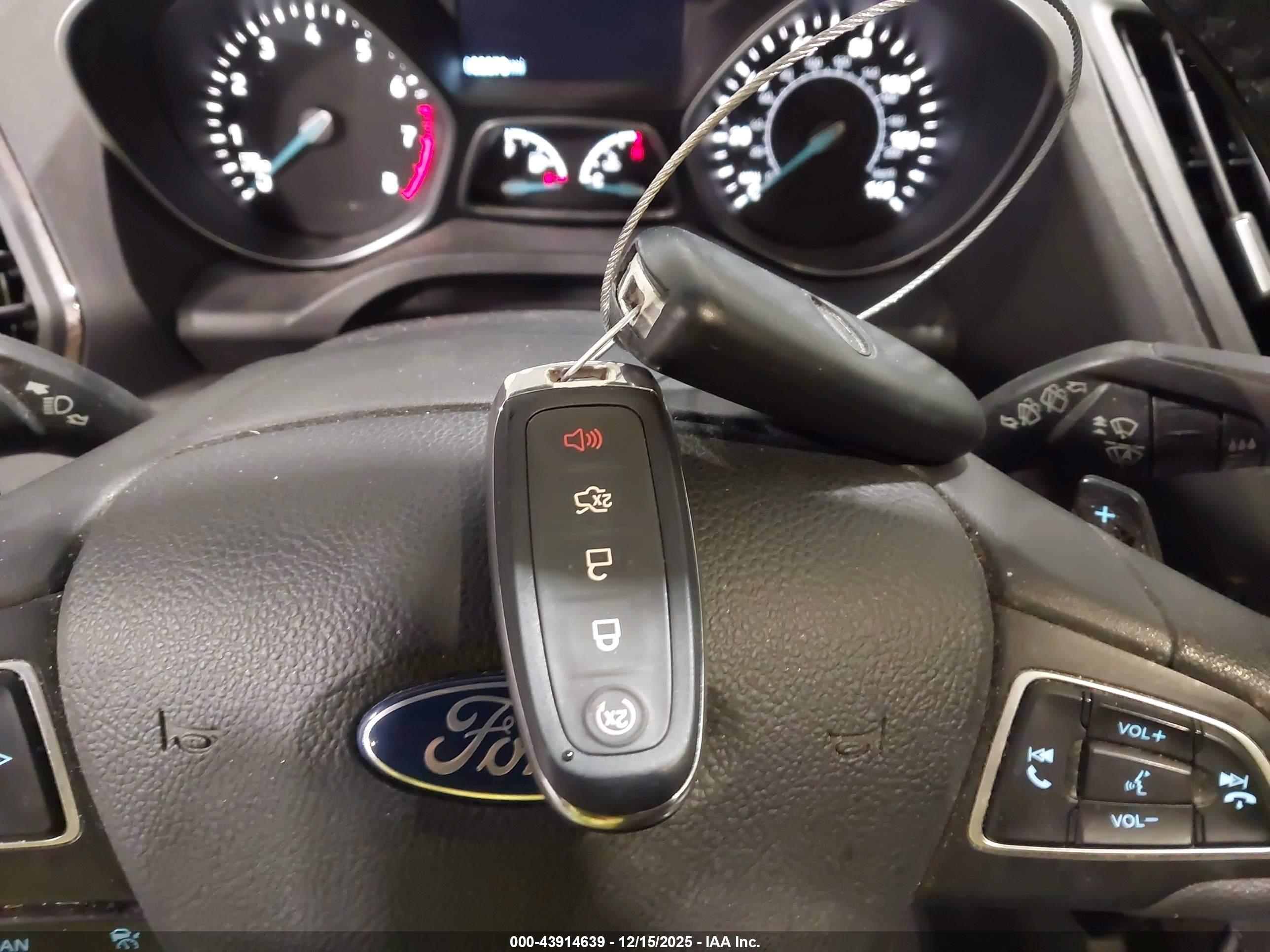 FORD ESCAPE image 11
