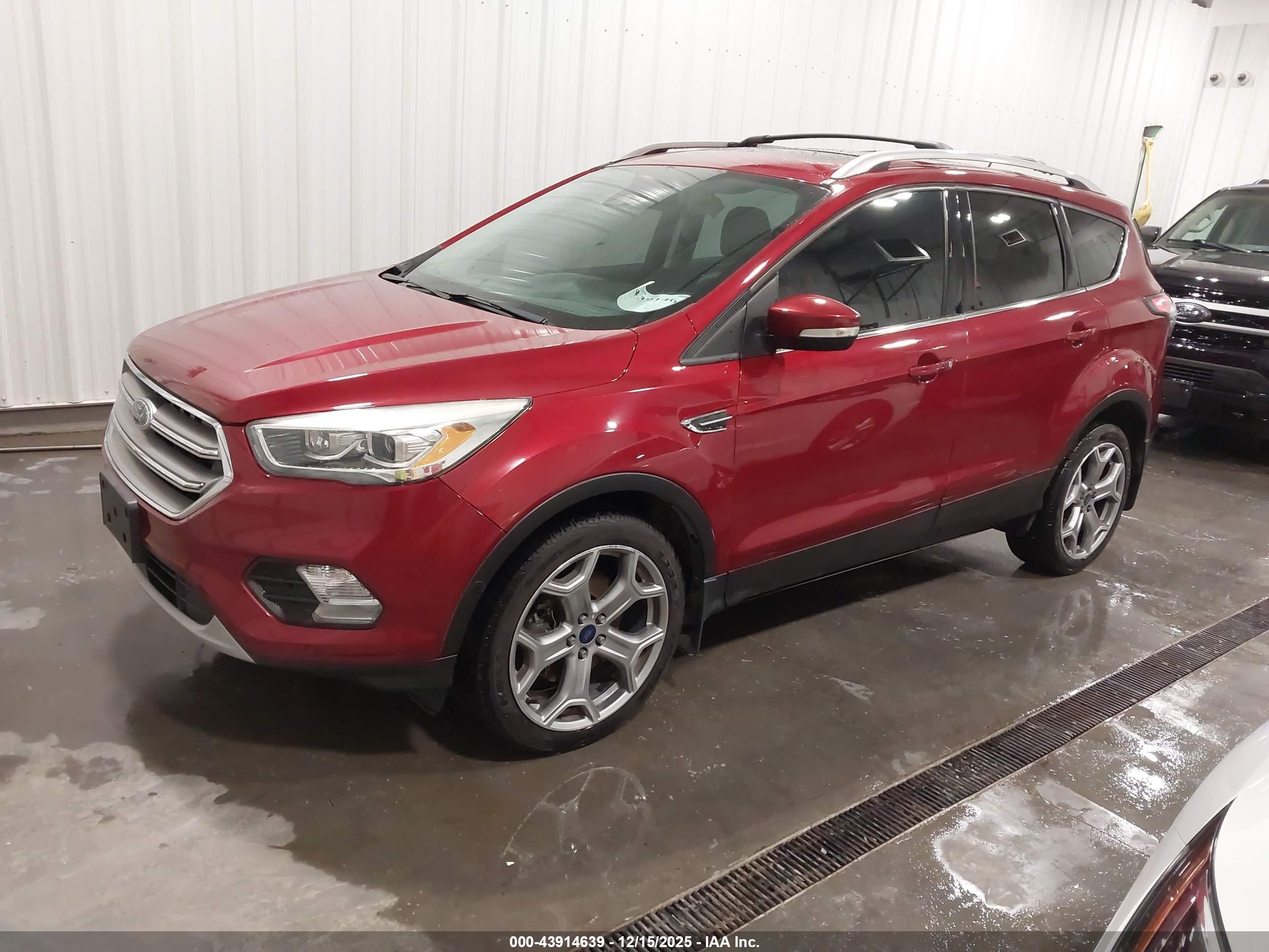 FORD ESCAPE image 2