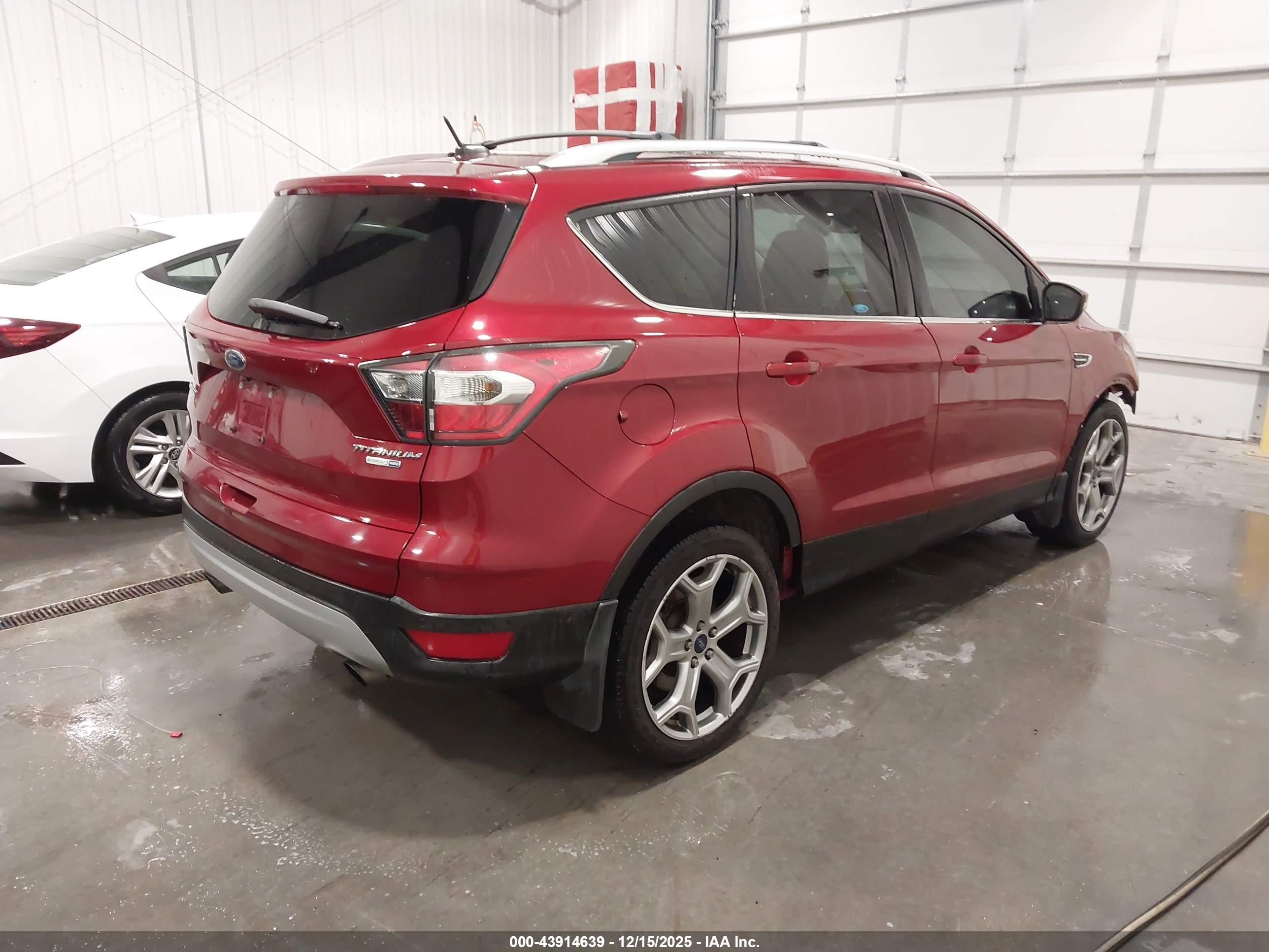 FORD ESCAPE image 4