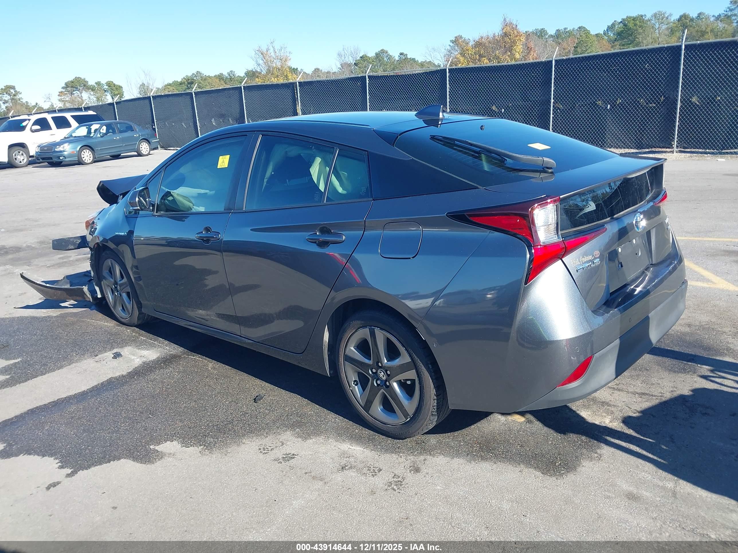 TOYOTA PRIUS image 3