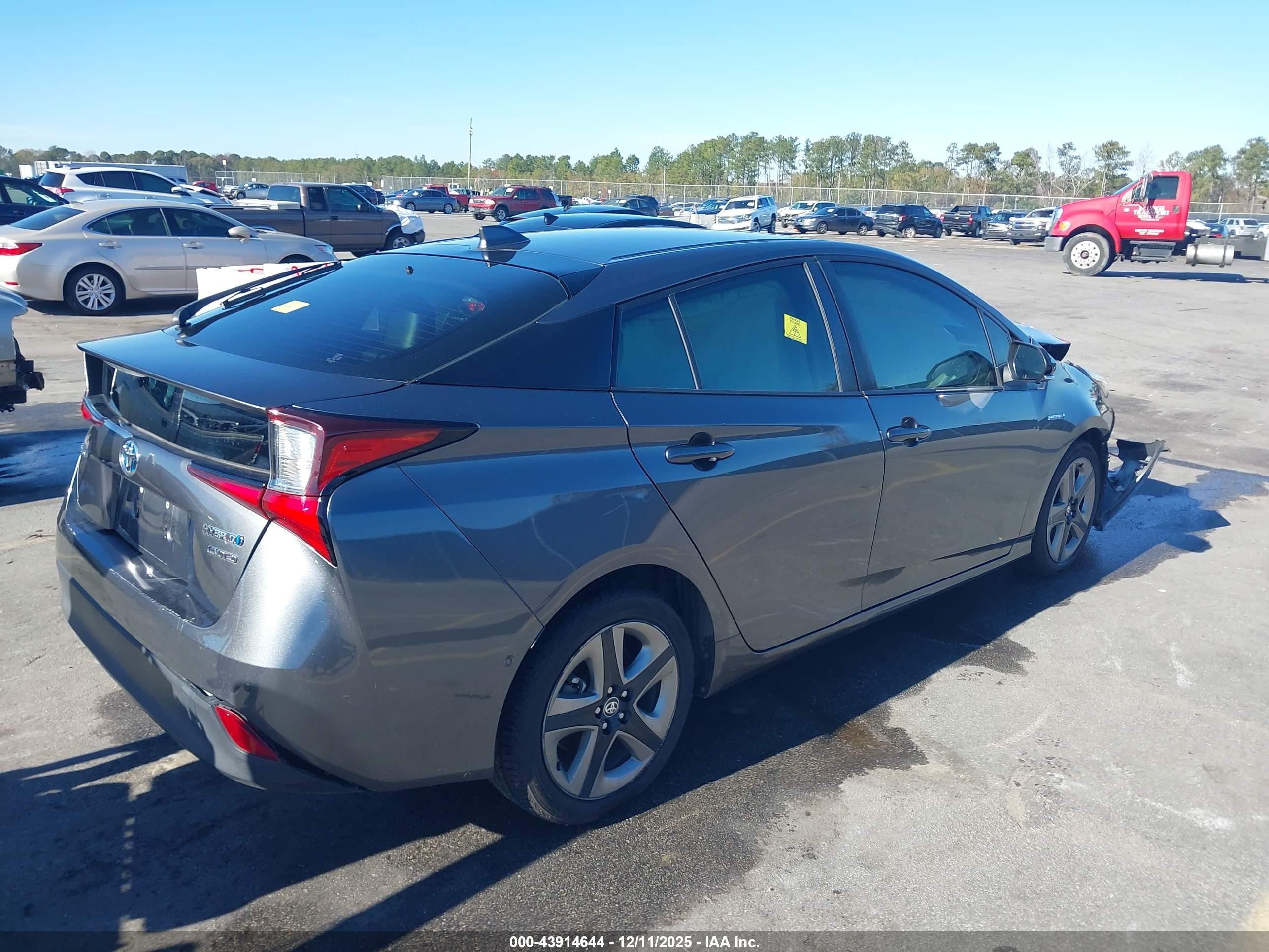 TOYOTA PRIUS image 4
