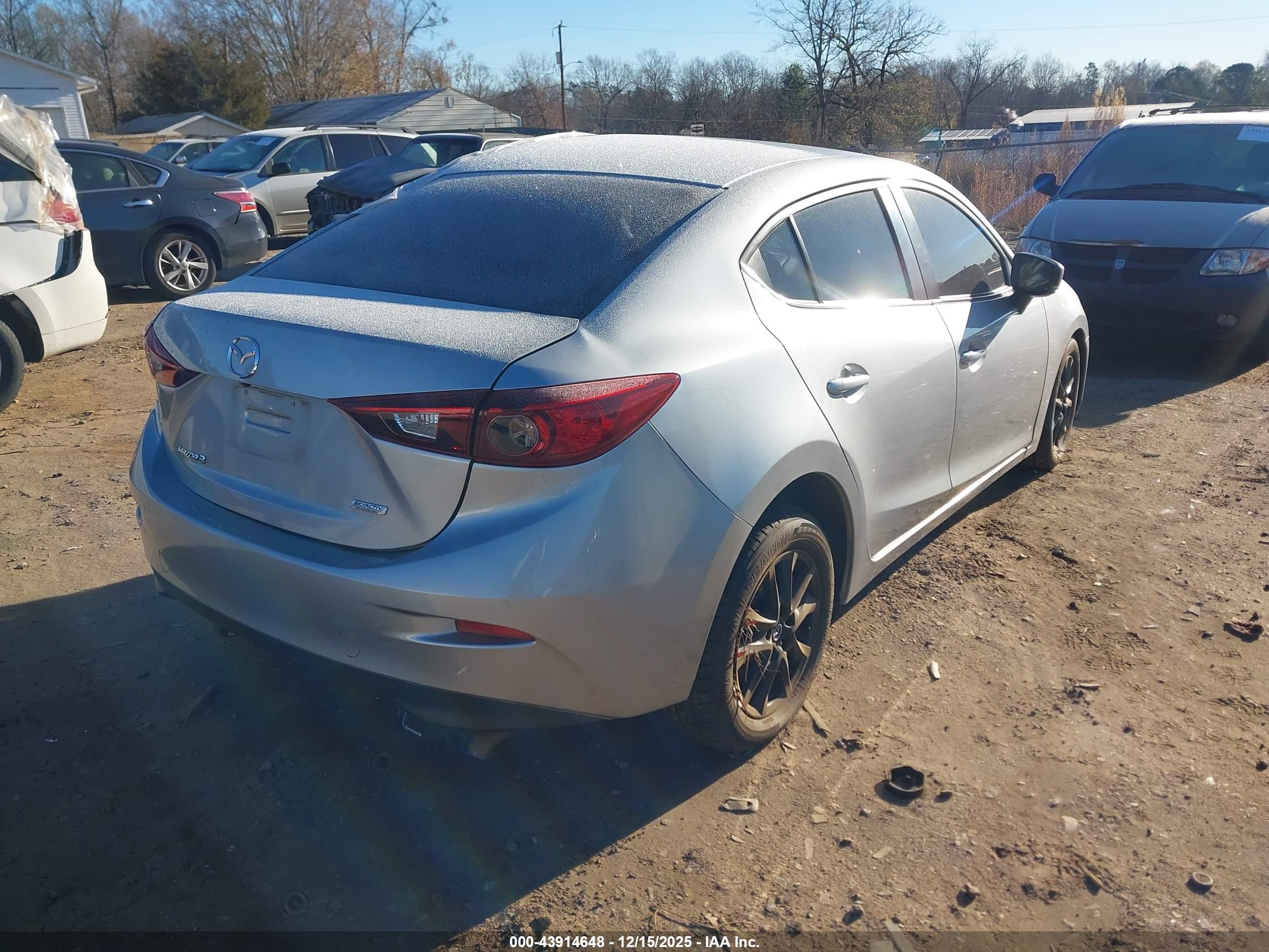 MAZDA MAZDA3 image 4