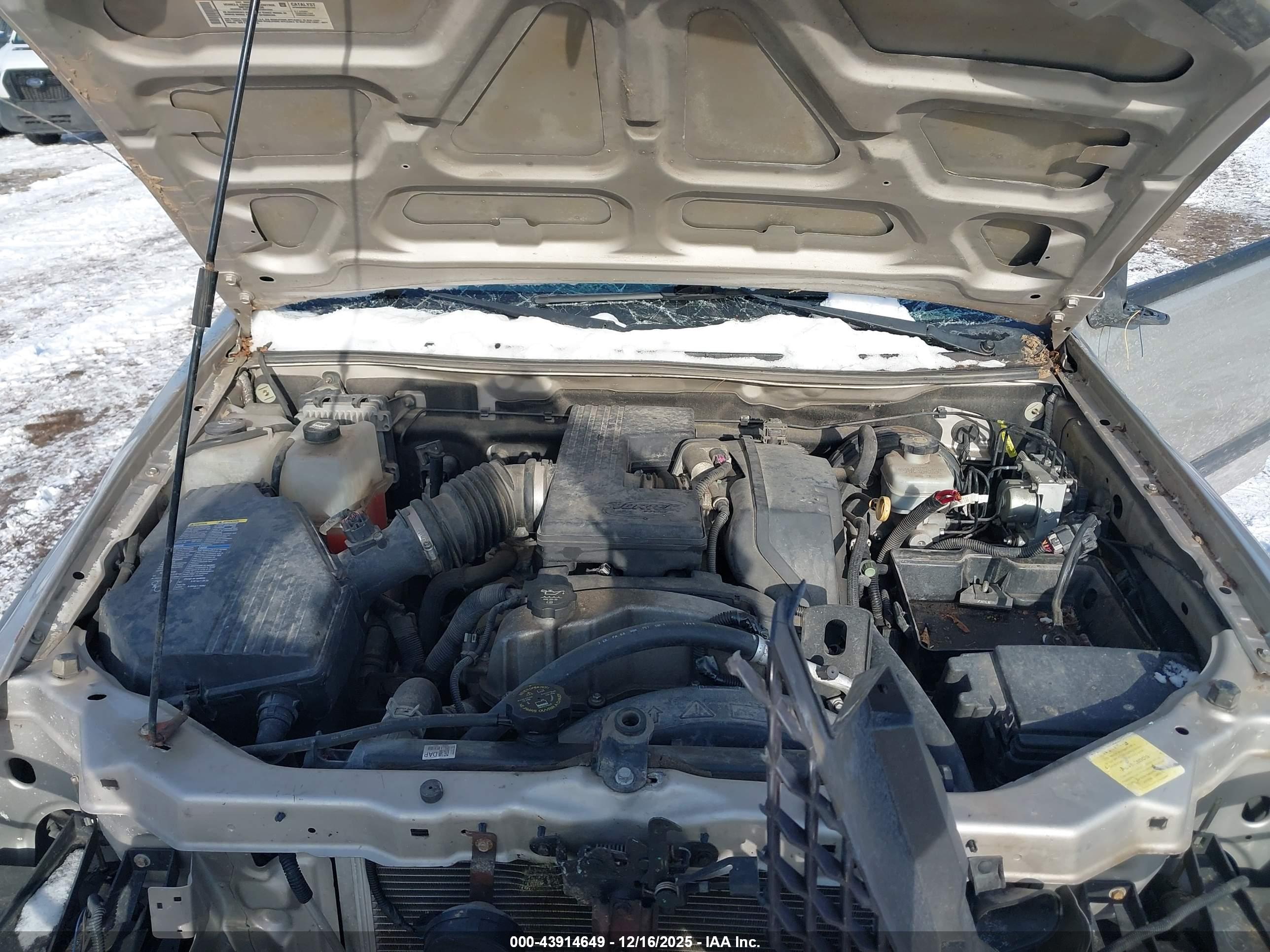 CHEVROLET COLORADO image 10