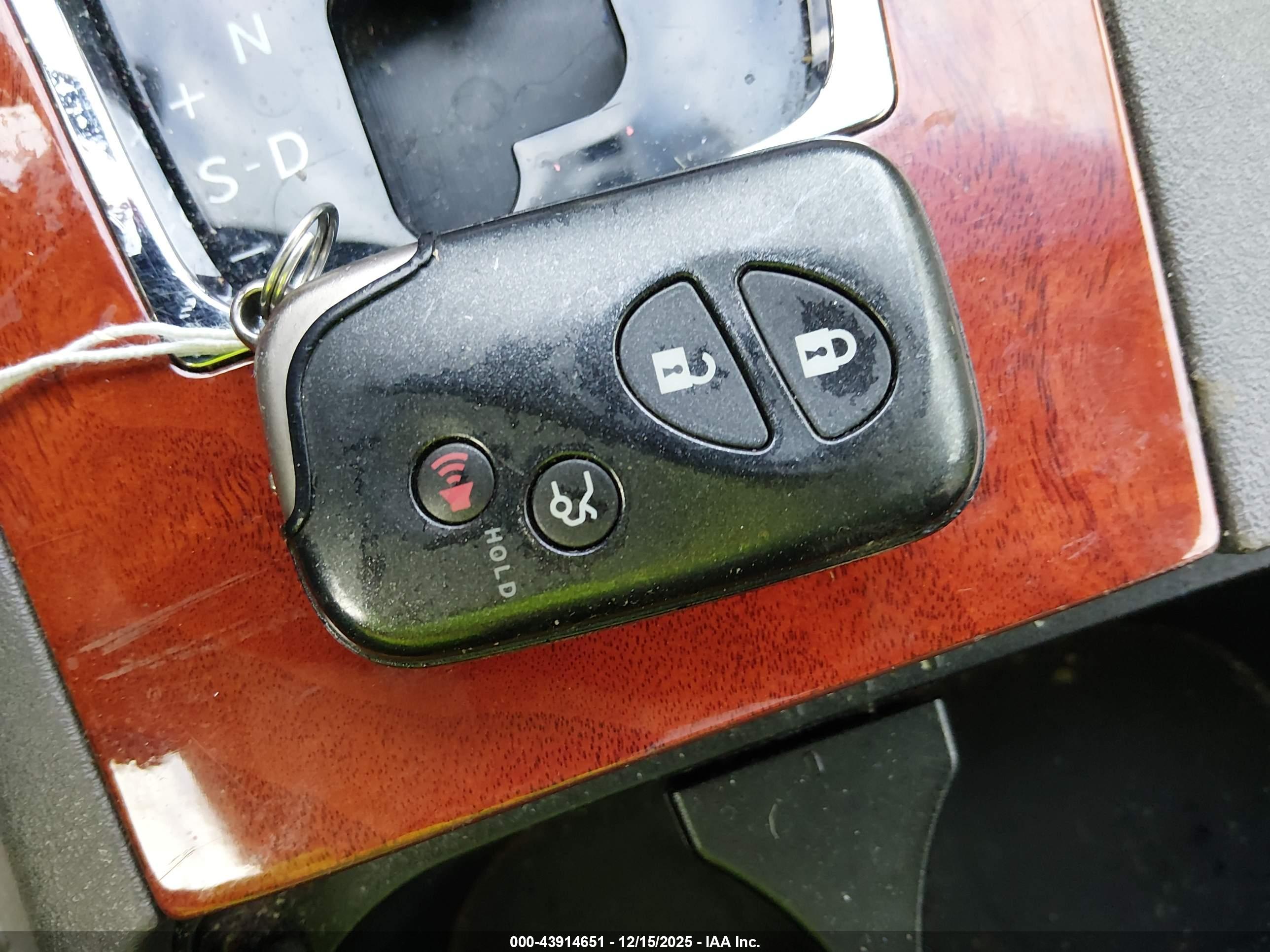 LEXUS ES image 11