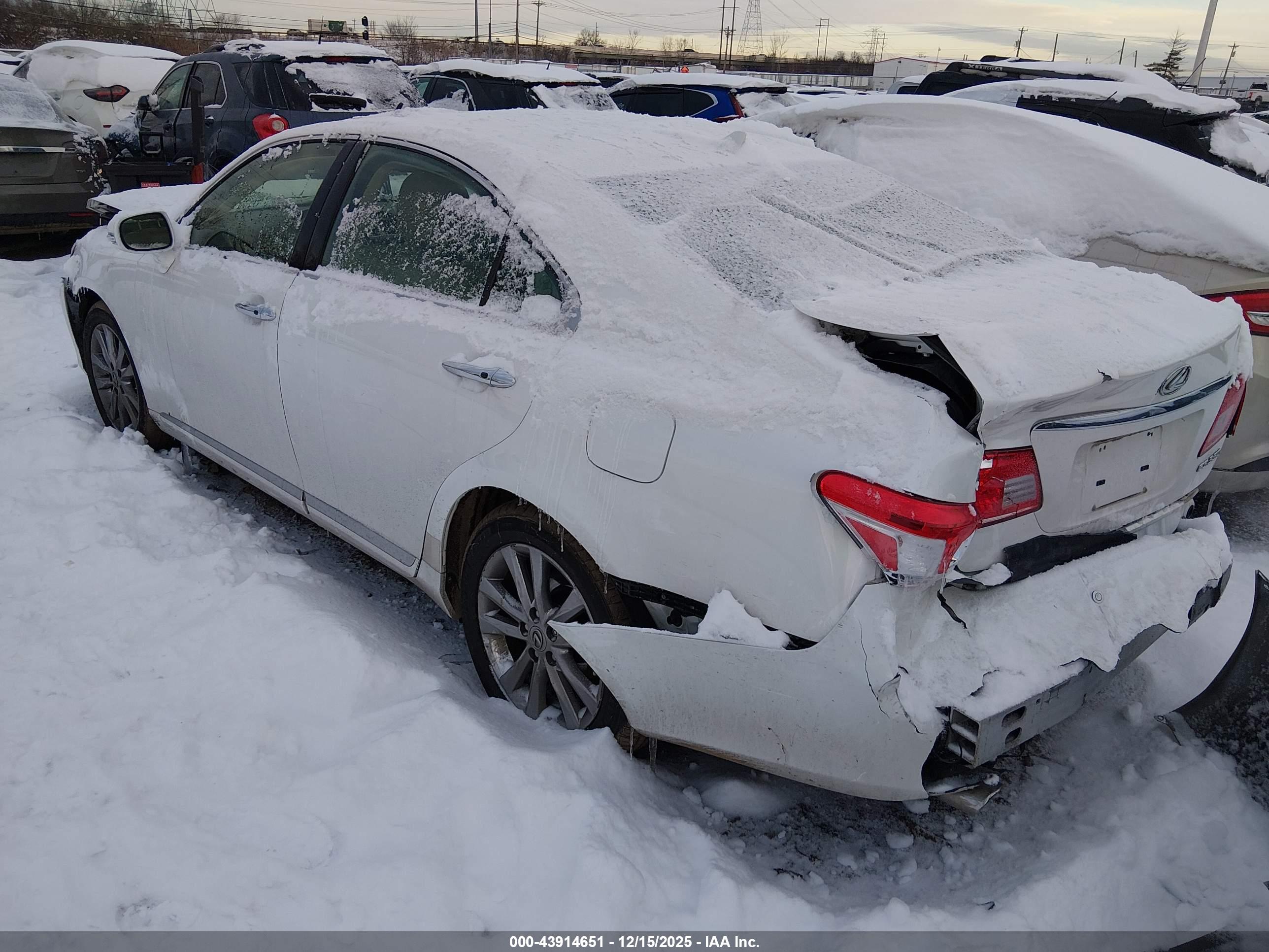 LEXUS ES image 3