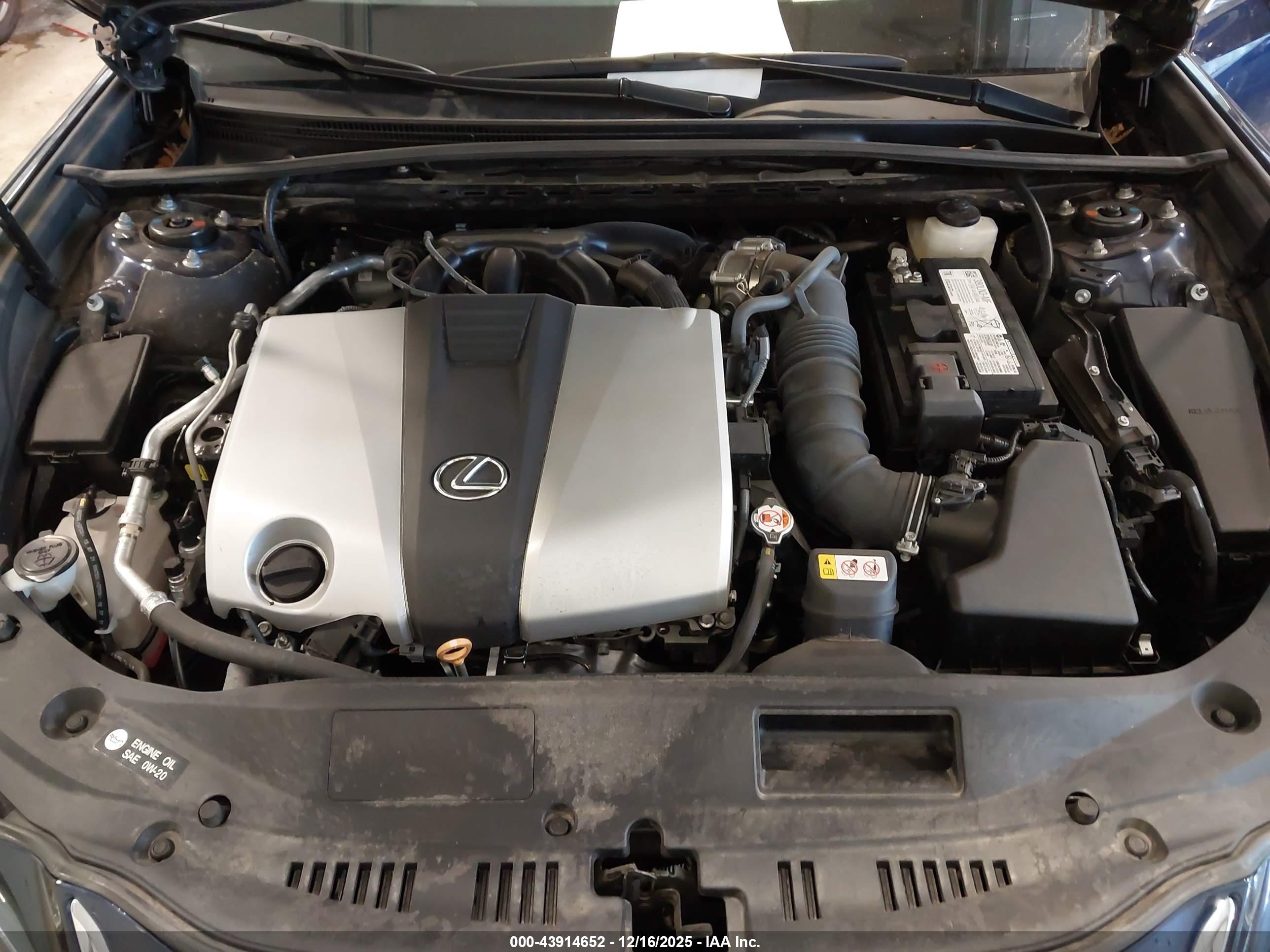 LEXUS ES image 10